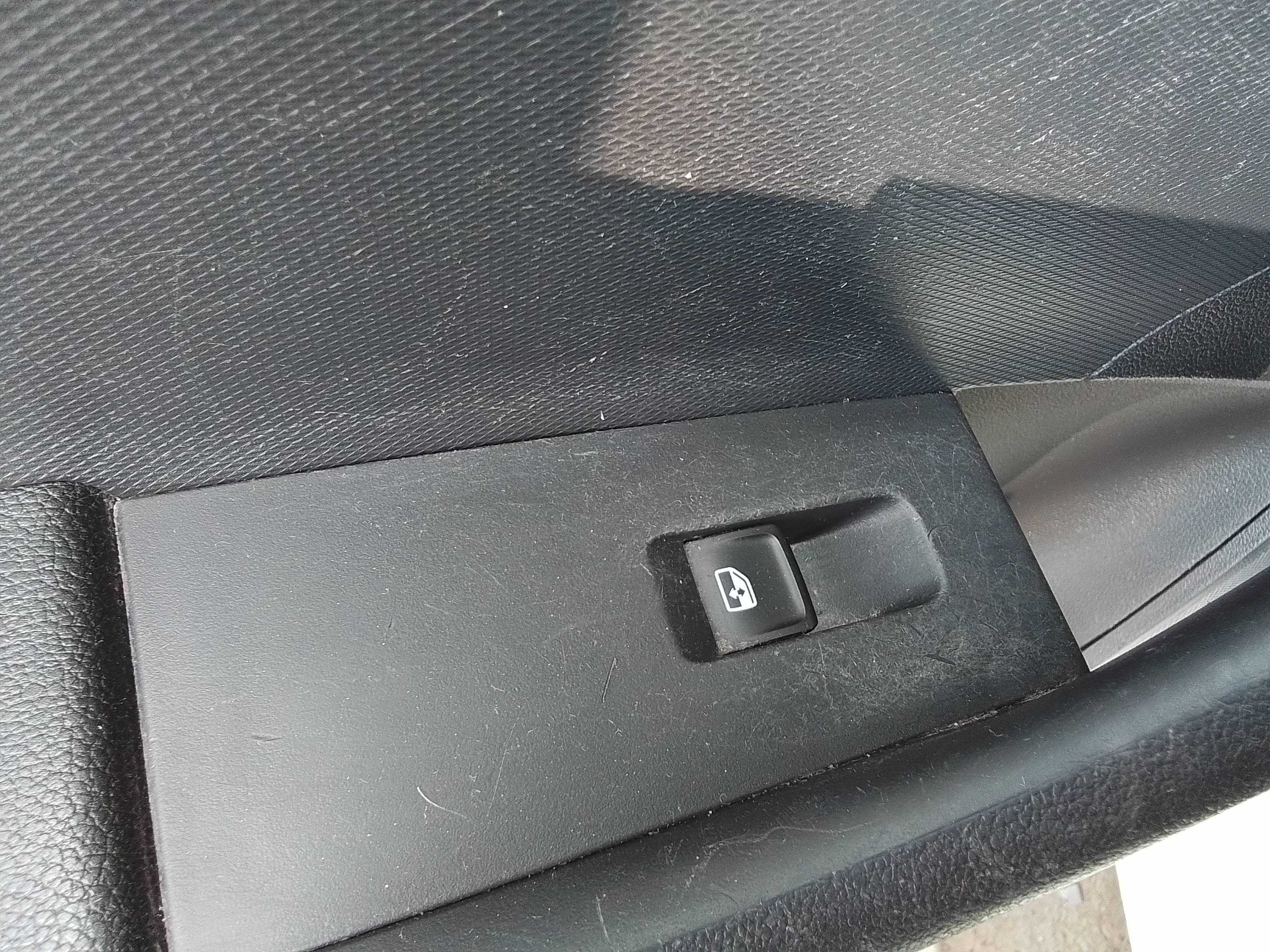 Recambio de mando elevalunas trasero izquierdo para skoda rapid active referencia OEM IAM   