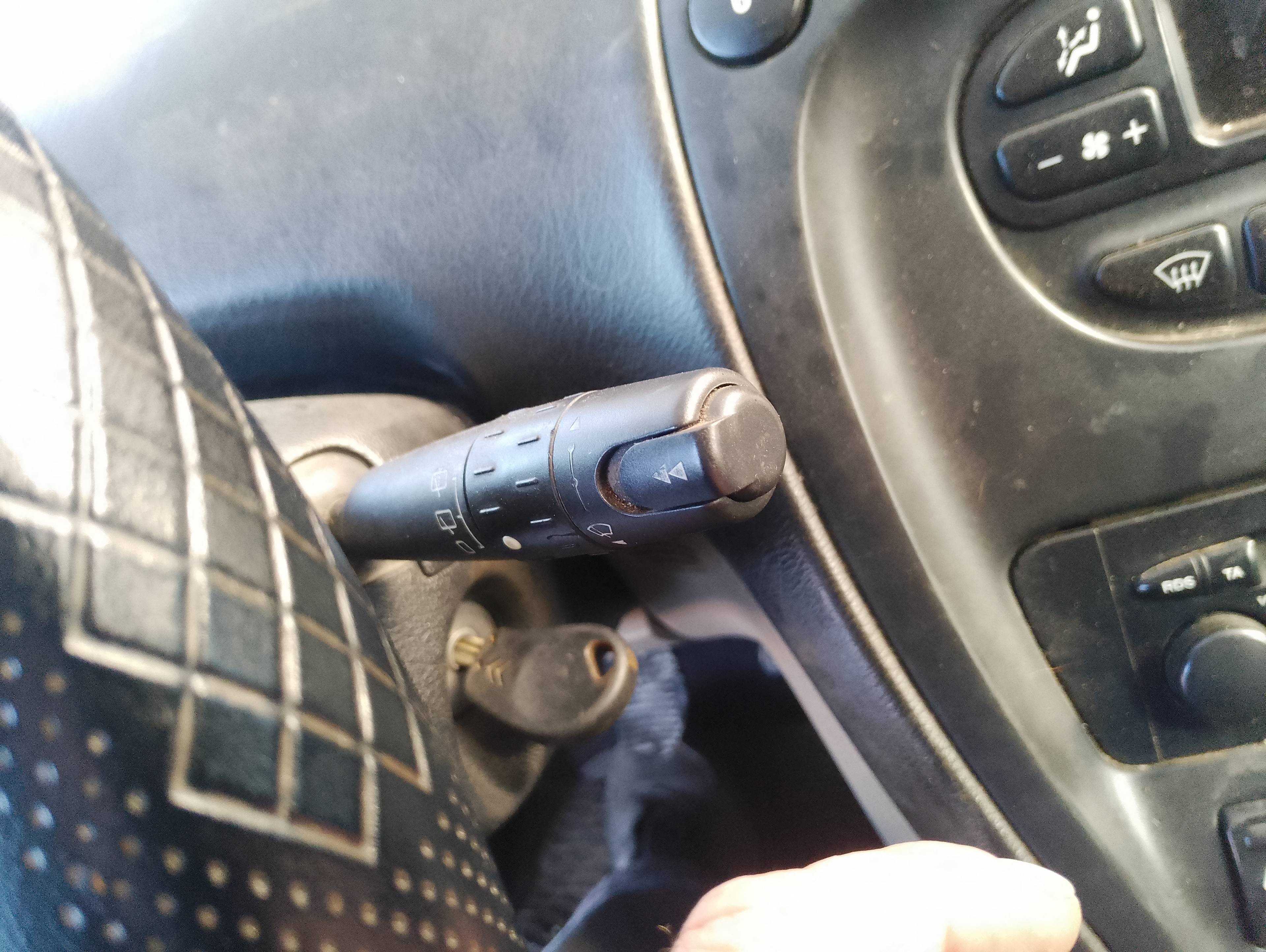 Recambio de mando limpia para citroën xsara picasso 1.6 16v exclusive referencia OEM IAM   