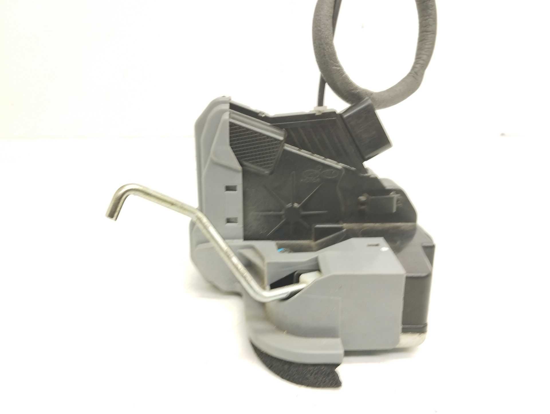 Recambio de cerradura puerta trasera derecha para hyundai i20 1.2 16v cat referencia OEM IAM 81420C8020  