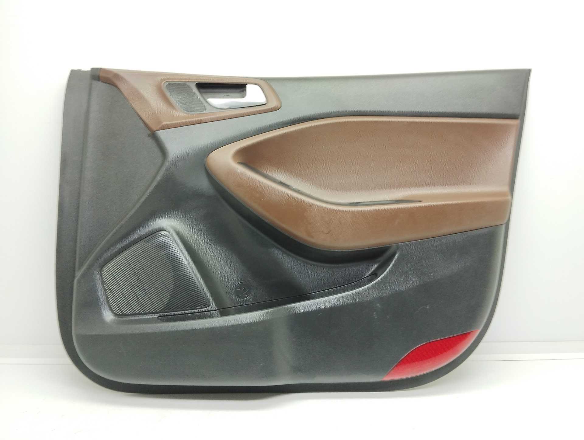Recambio de guarnecido puerta delantera derecha para hyundai i20 1.2 16v cat referencia OEM IAM 82320C8010  
