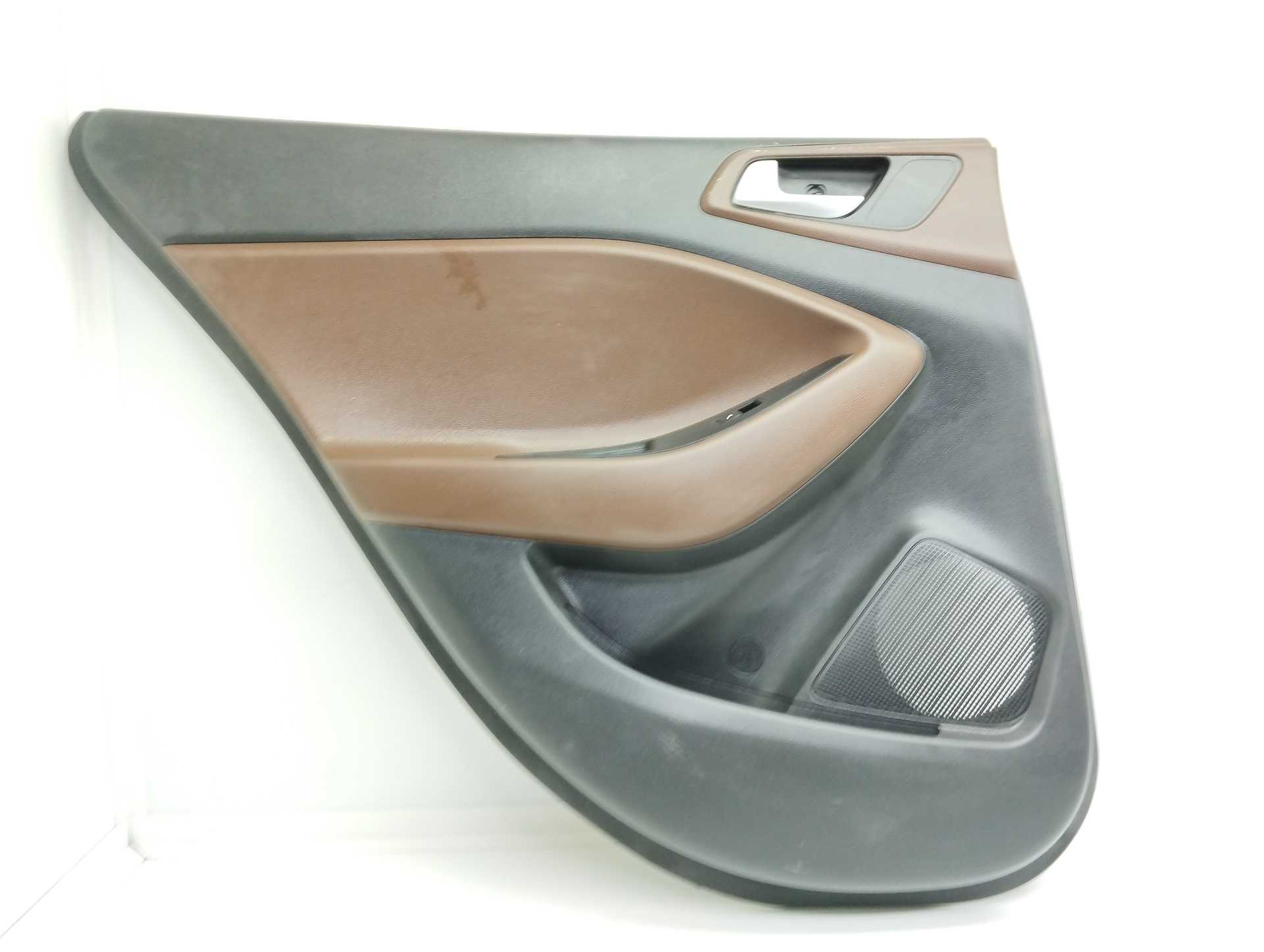 Recambio de guarnecido puerta trasera izquierda para hyundai i20 1.2 16v cat referencia OEM IAM 83334C8000  