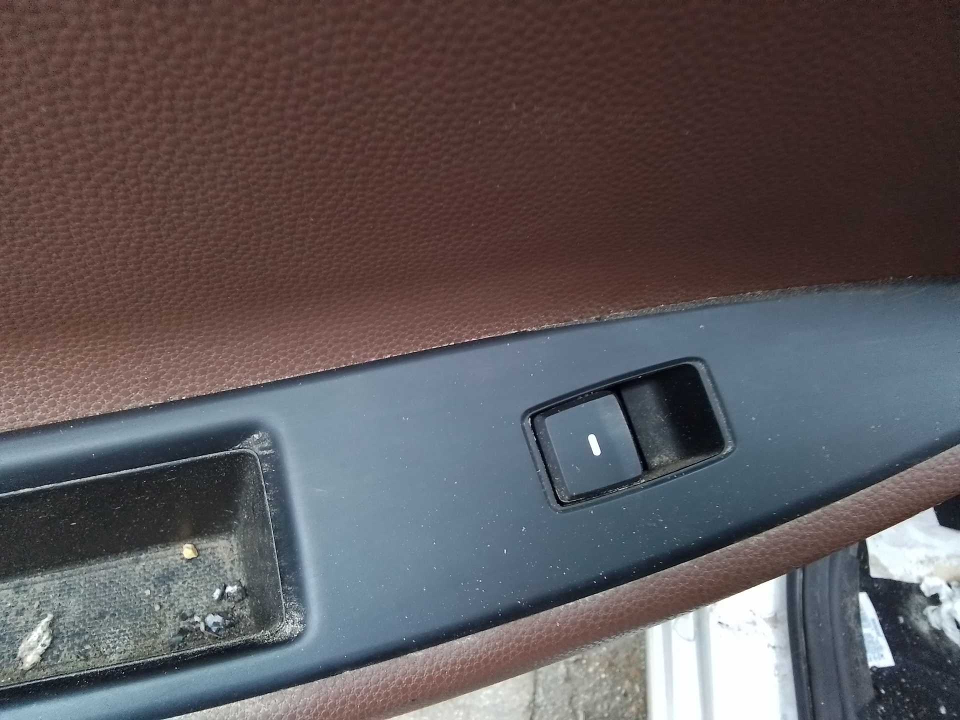 Recambio de mando elevalunas trasero izquierdo para hyundai i20 1.2 16v cat referencia OEM IAM   