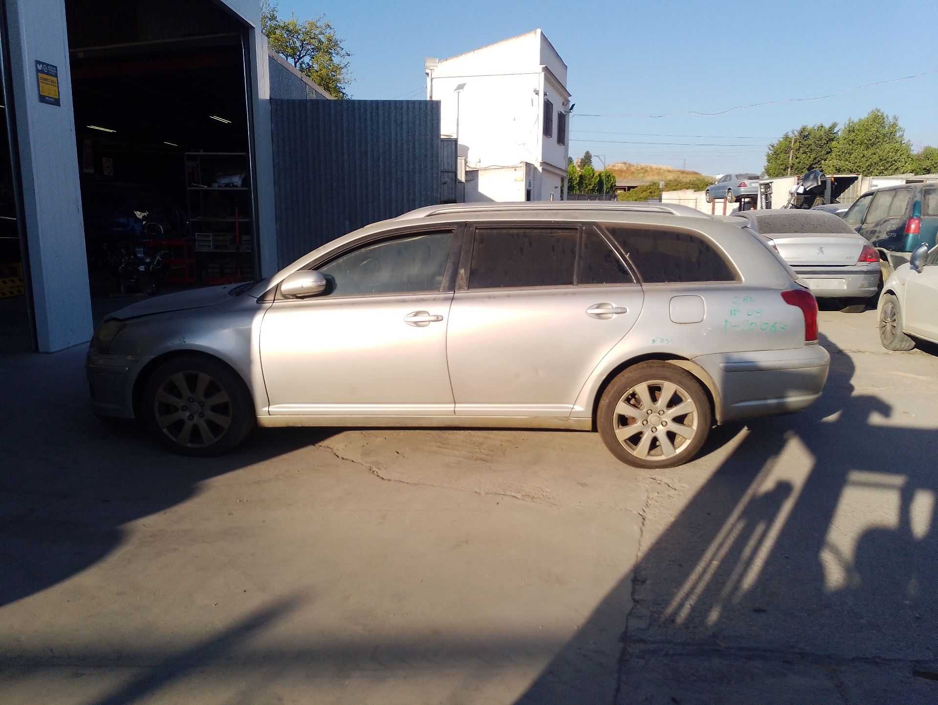 toyota avensis station wagon (_t25_) del año 2008