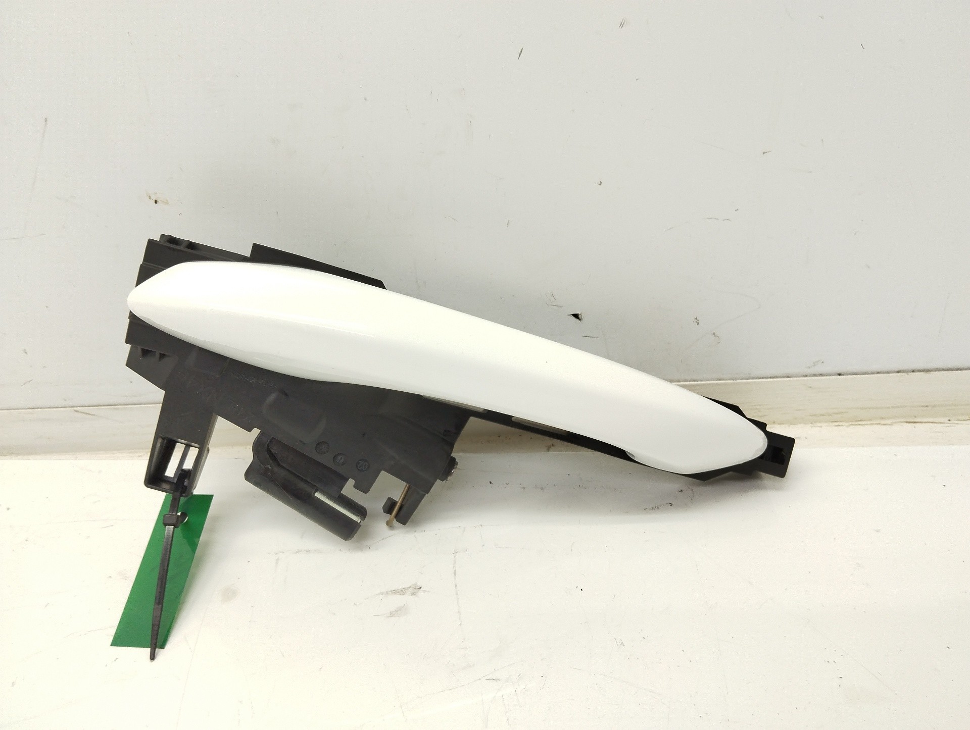 Recambio de maneta exterior trasera izquierda para hyundai tucson (nx) klass 2wd referencia OEM IAM   