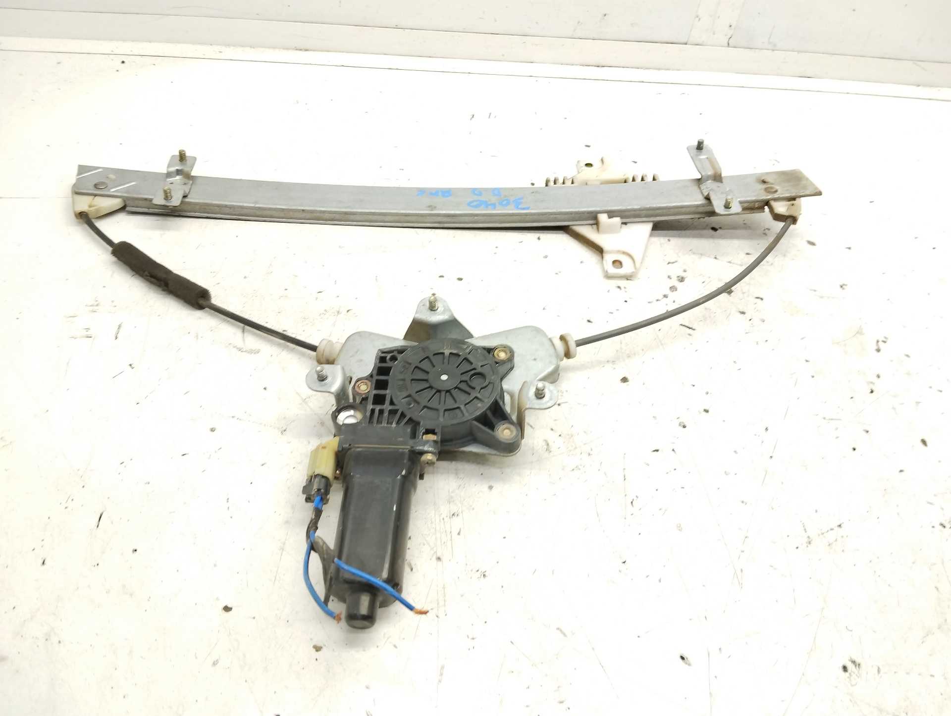 Recambio de elevalunas delantero derecho para hyundai terracan (hp) 2.5 tci referencia OEM IAM 82404H1000  