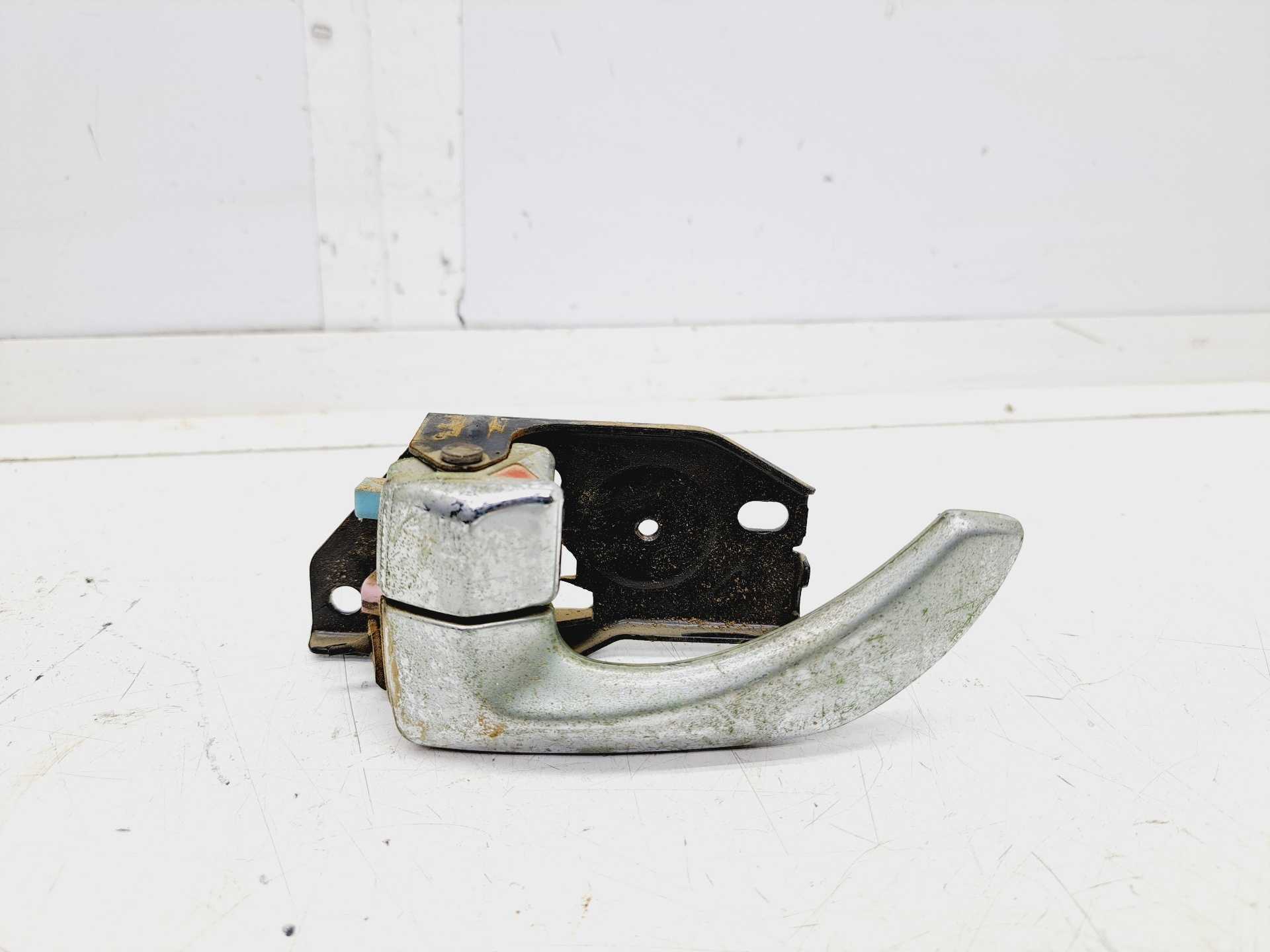 Recambio de maneta interior delantera izquierda para hyundai terracan (hp) 2.5 tci referencia OEM IAM 826103B000  