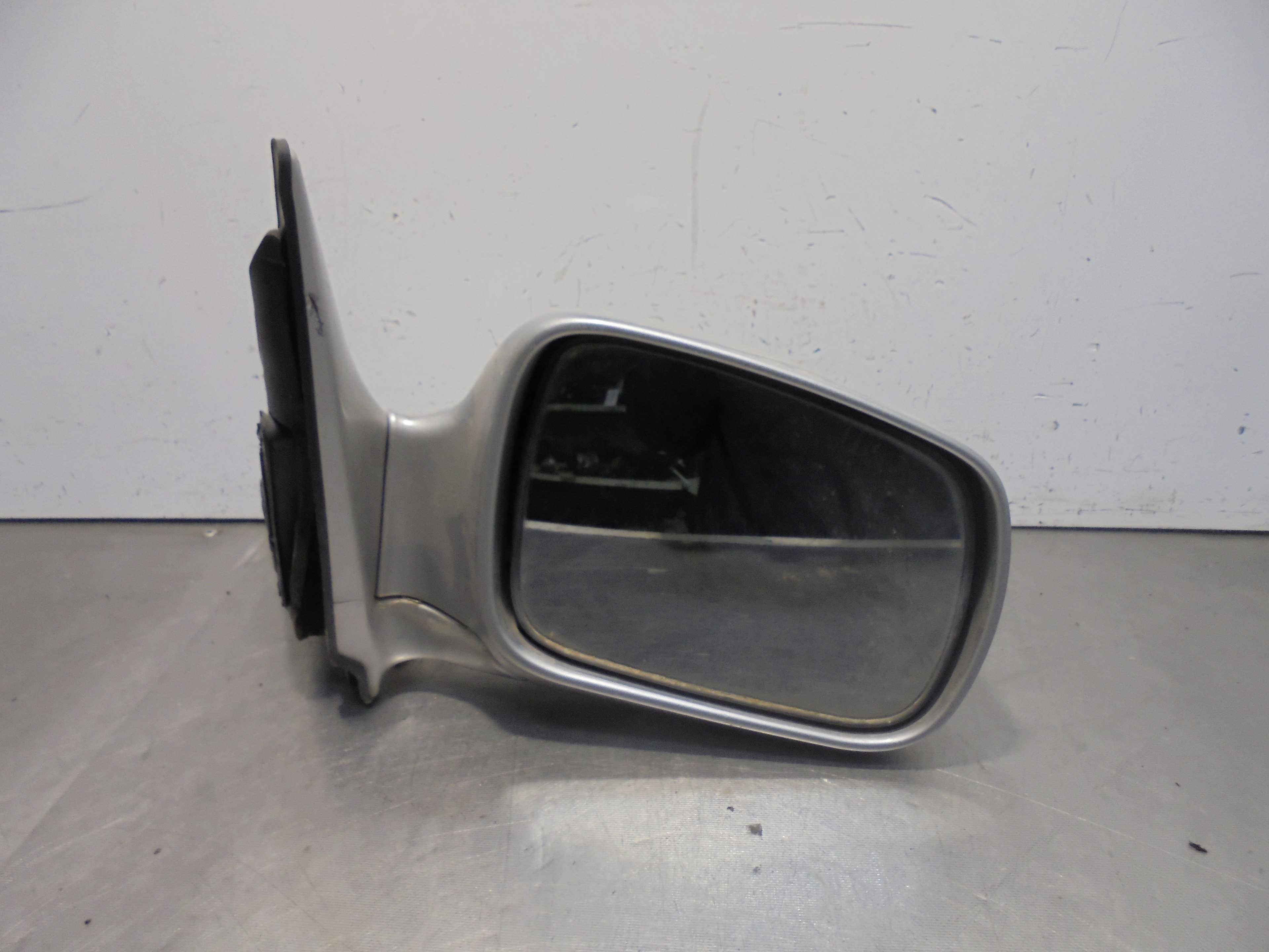 Recambio de retrovisor derecho para hyundai terracan (hp) 2.5 tci referencia OEM IAM 87620H1010 5 PINES 