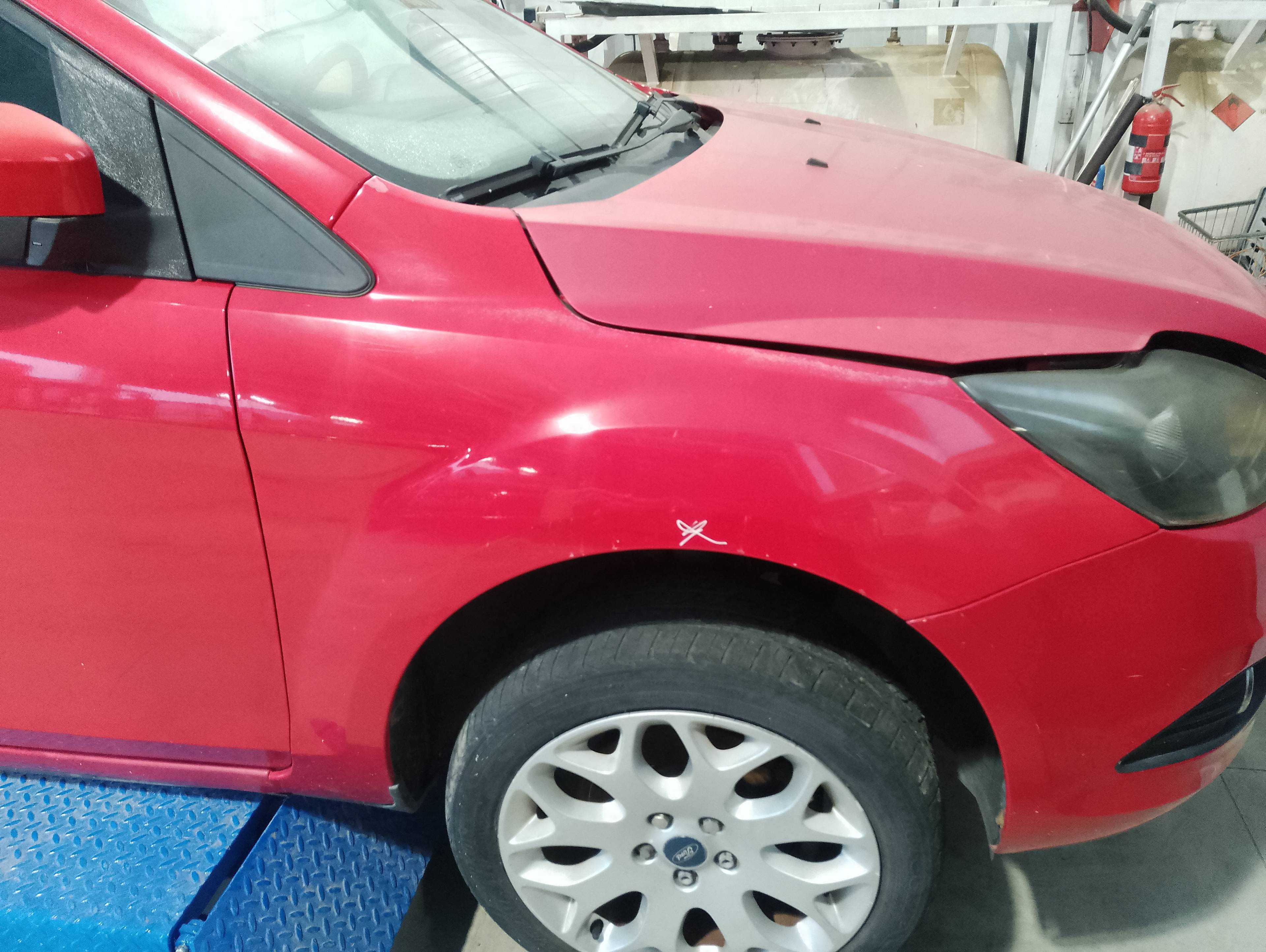 Recambio de aleta delantera derecha para ford focus turnier (cb4) trend referencia OEM IAM   