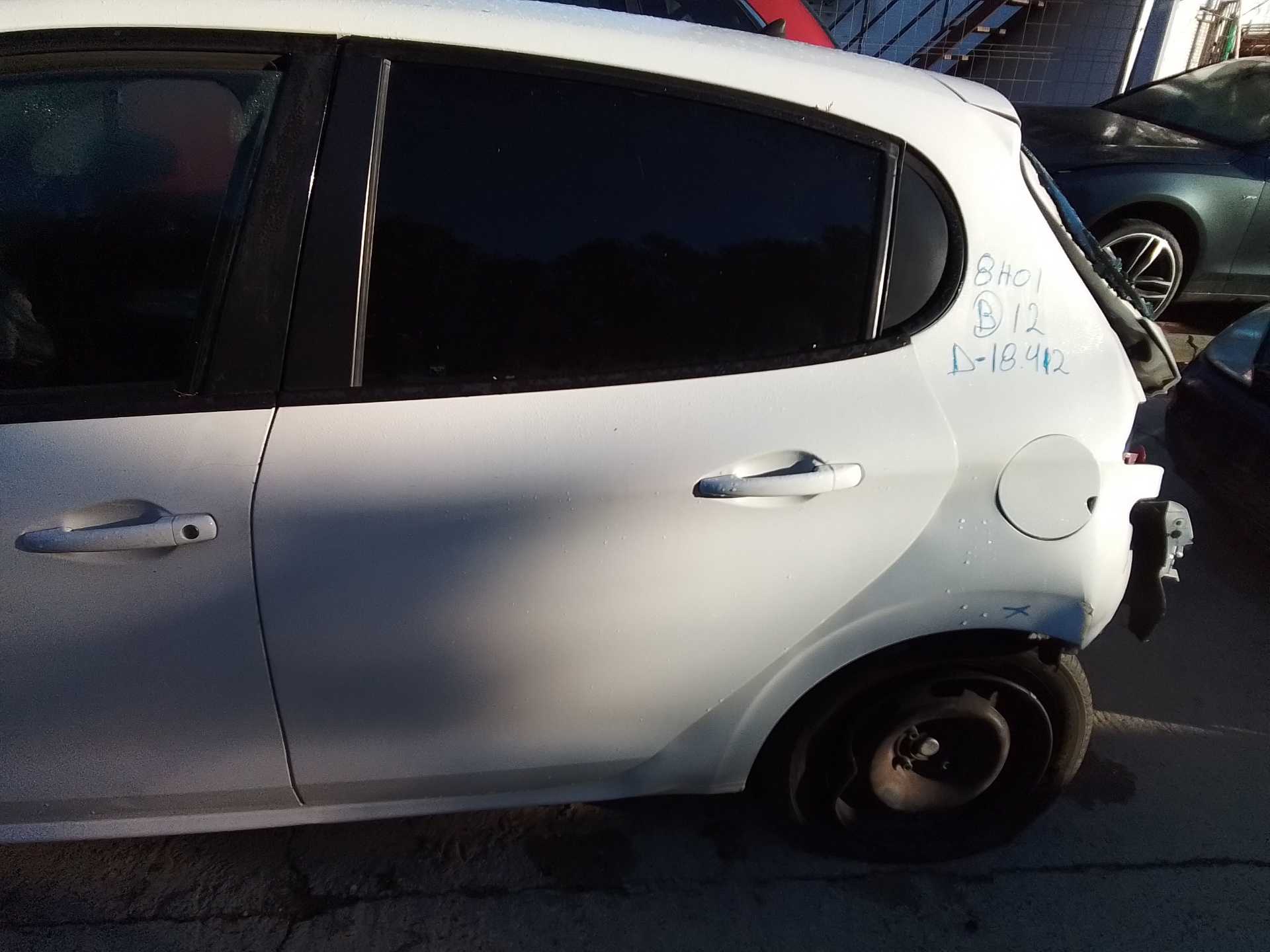 Recambio de puerta trasera izquierda para peugeot 208 1.4 hdi fap referencia OEM IAM   