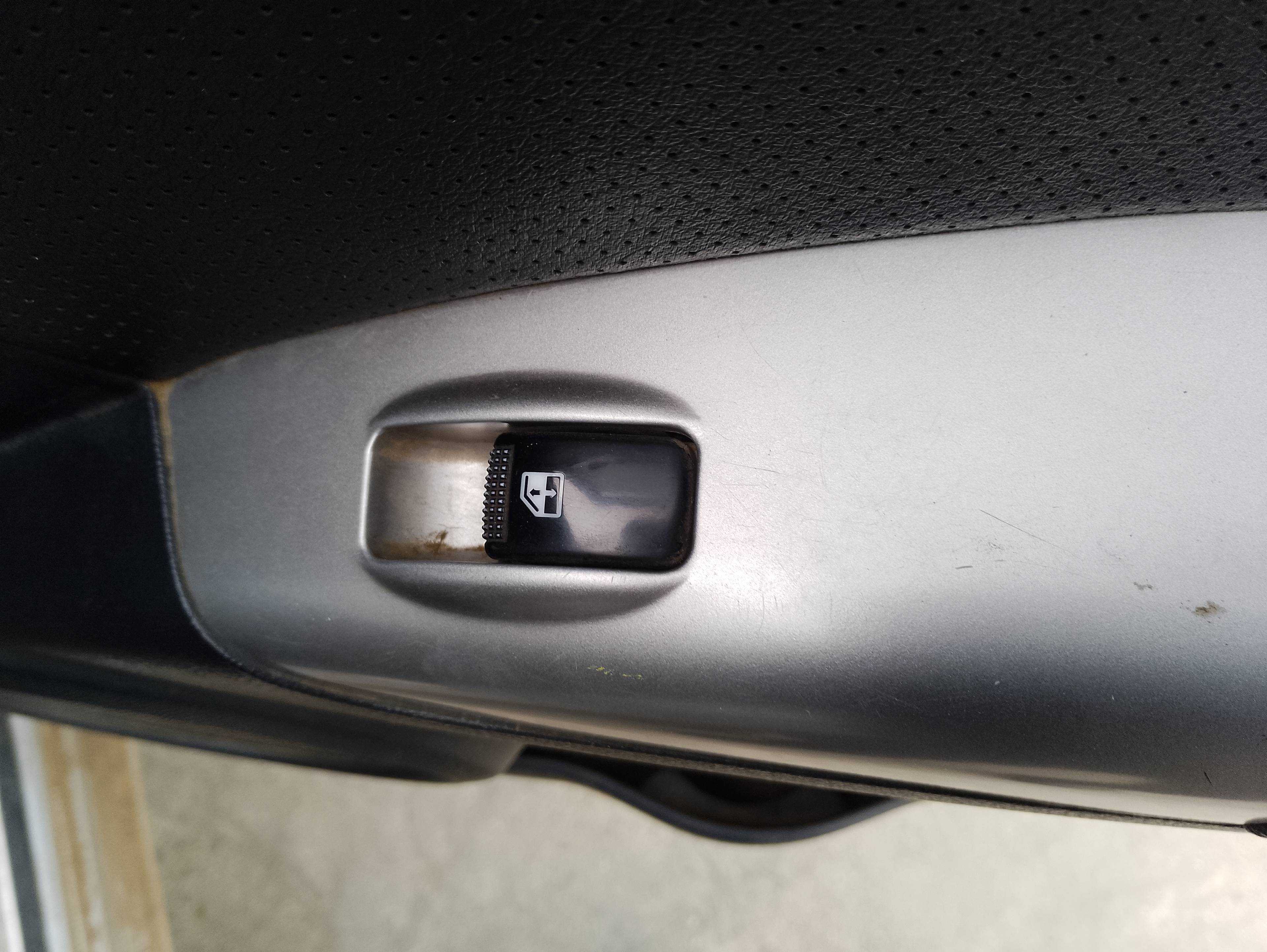 Recambio de mando elevalunas trasero derecho para kia sportage cup referencia OEM IAM   