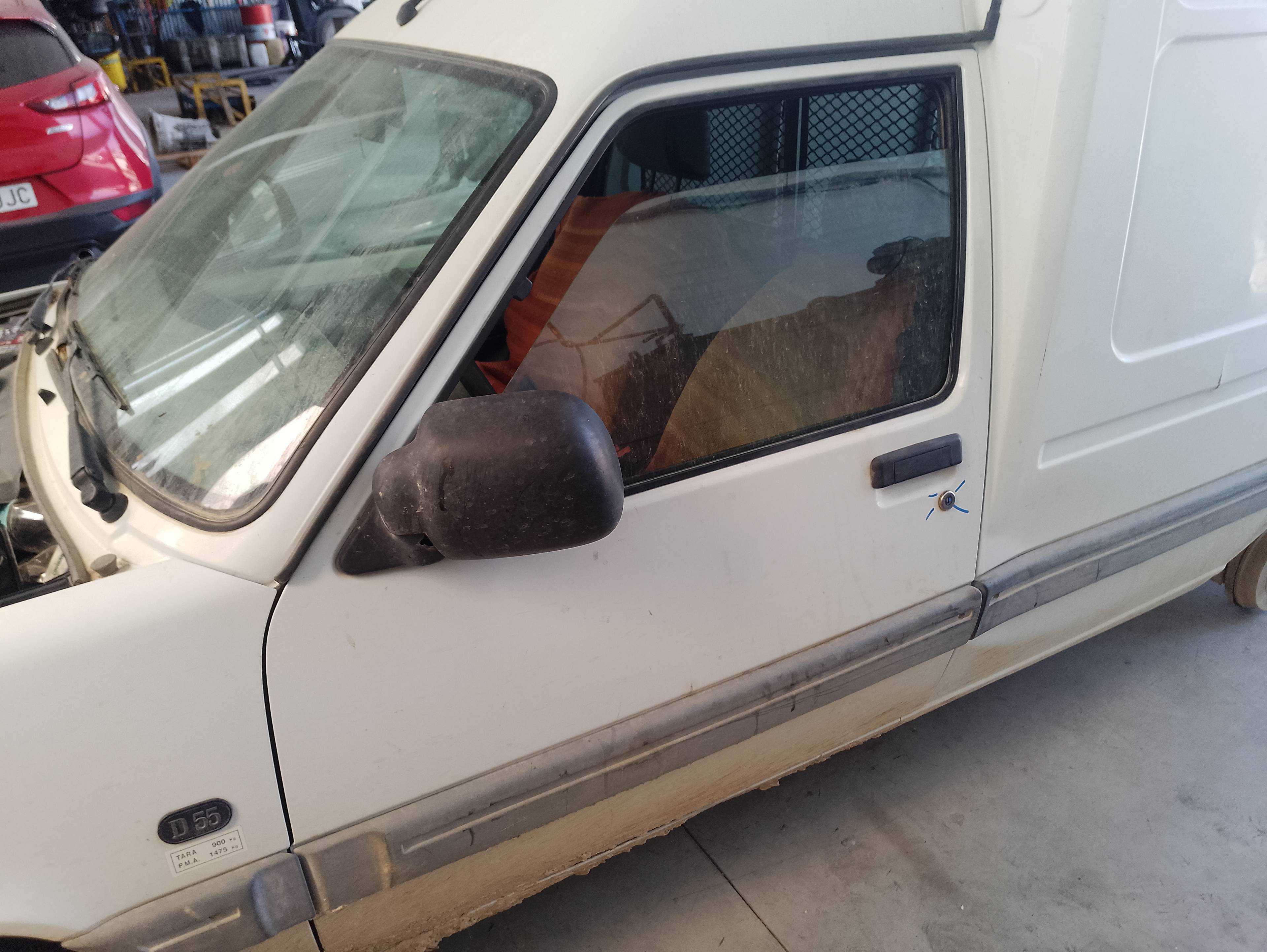 Recambio de puerta delantera izquierda para renault express 1.9 d referencia OEM IAM   