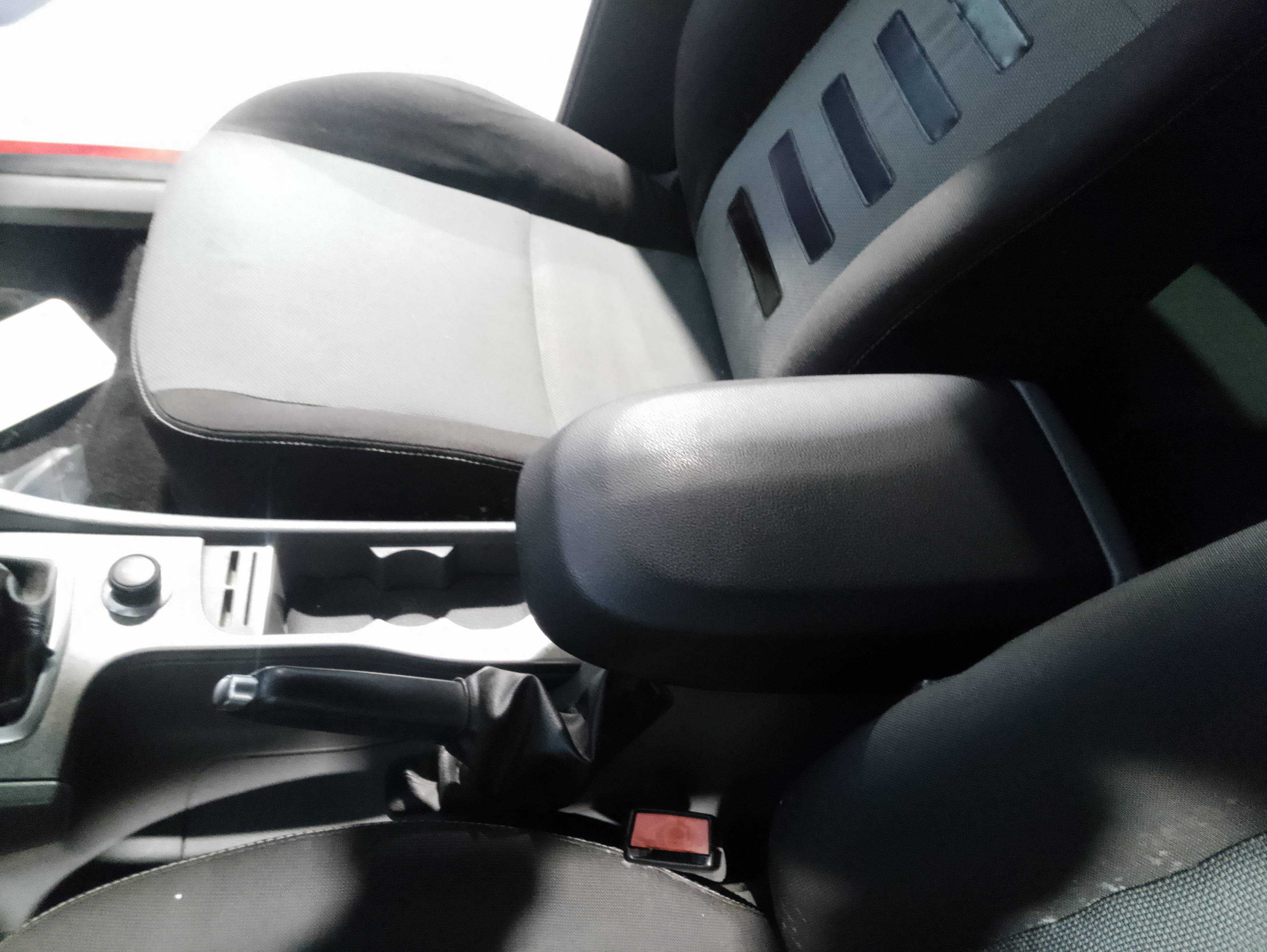 Recambio de apoyabrazos central para ford focus turnier (cb4) trend referencia OEM IAM   