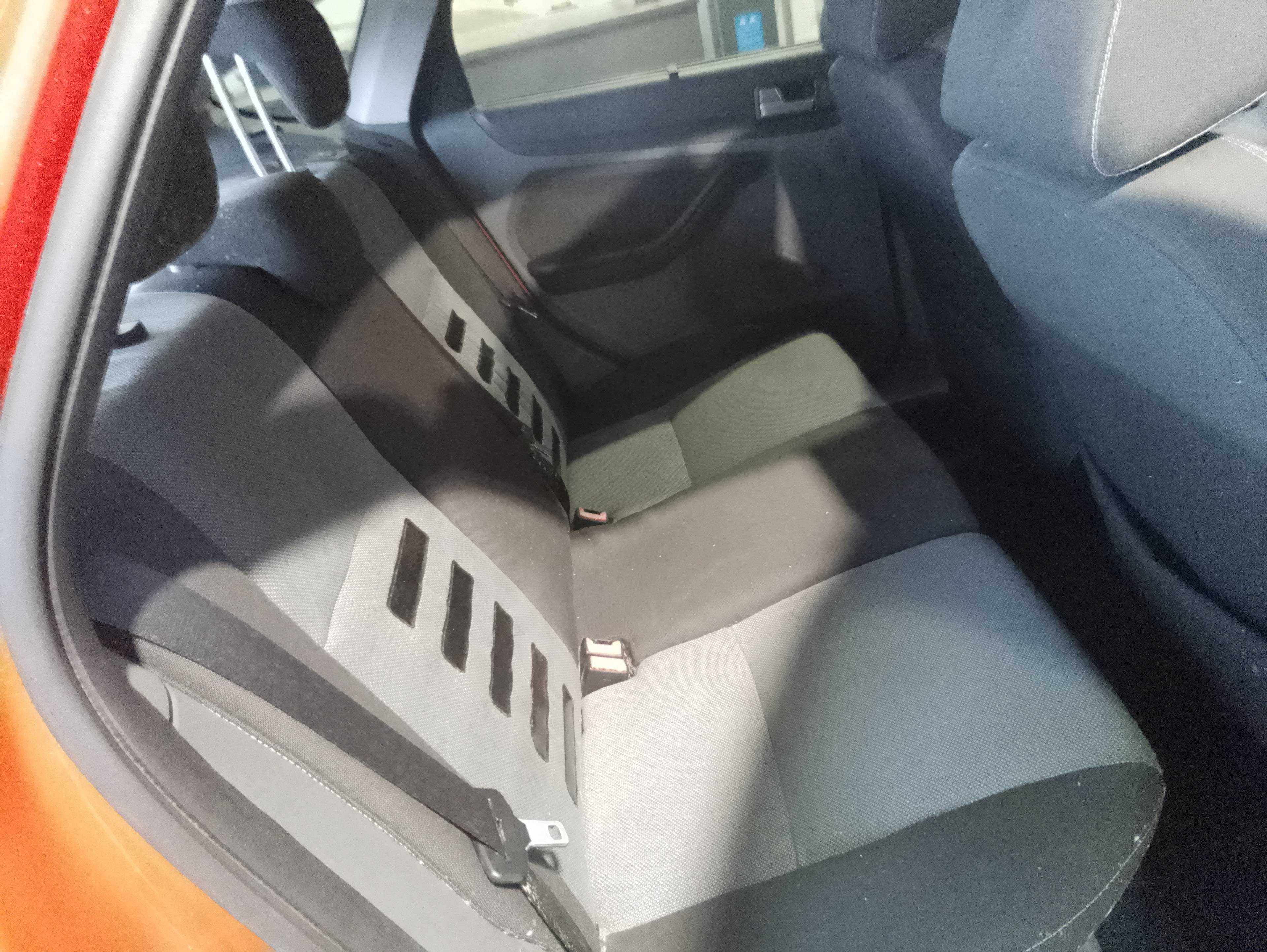 Recambio de asientos traseros para ford focus turnier (cb4) trend referencia OEM IAM   