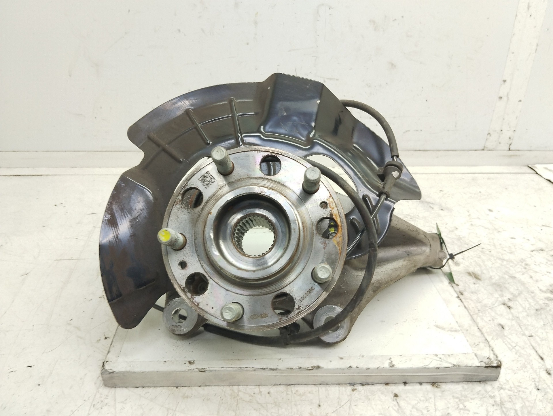 Recambio de mangueta delantera derecha para hyundai tucson (nx) klass 2wd referencia OEM IAM  51711N7000 