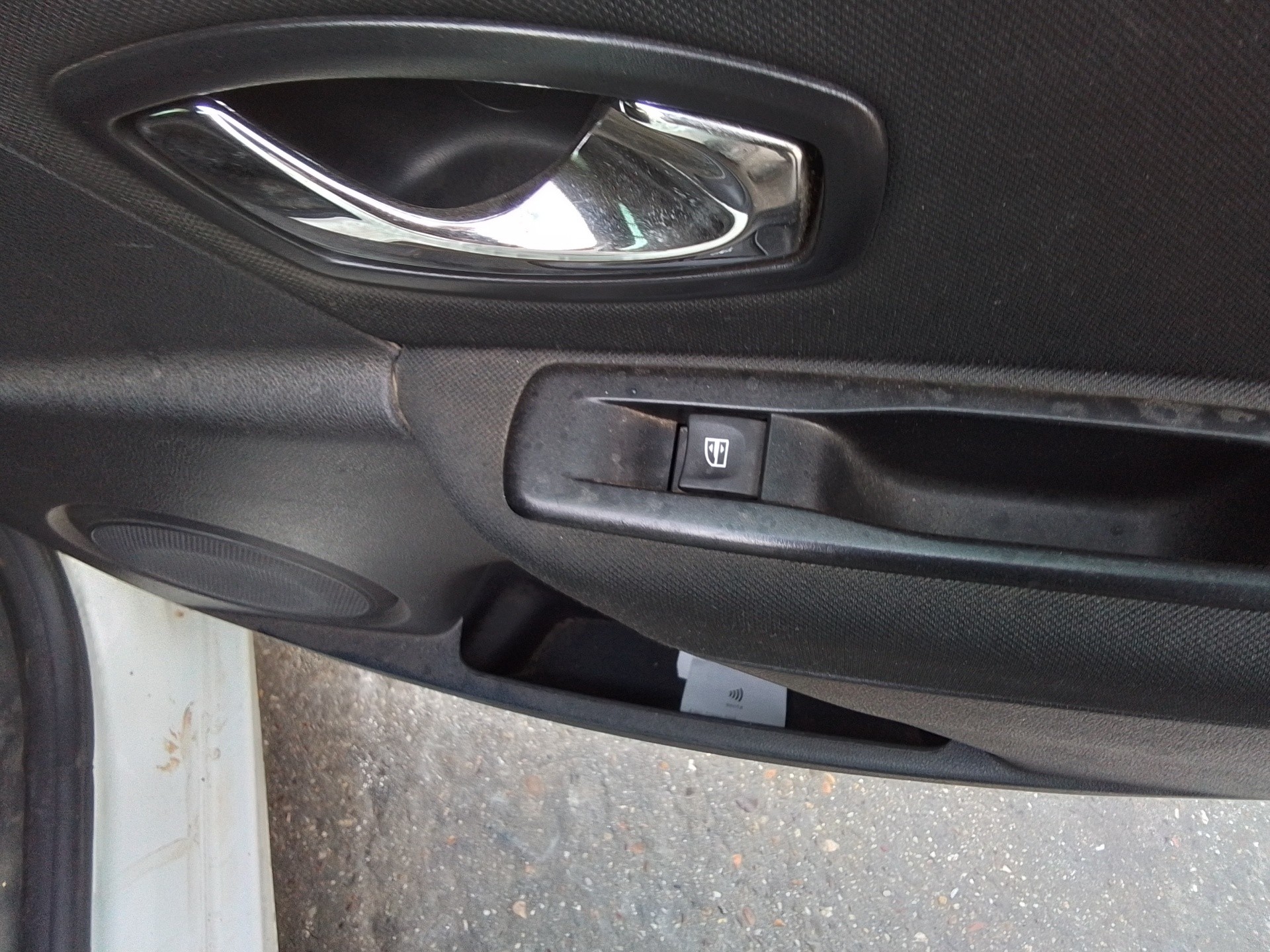 Recambio de mando elevalunas trasero derecho para renault megane iii berlina 5 p business referencia OEM IAM   