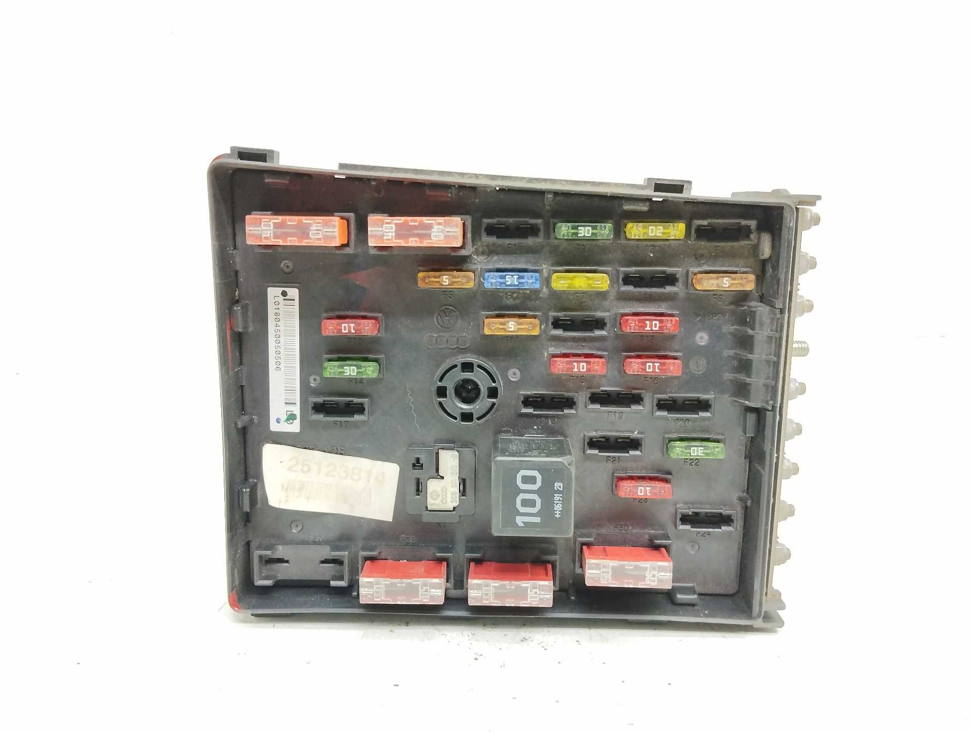 Recambio de caja reles / fusibles para volkswagen passat berlina (3c2) highline referencia OEM IAM 3C0937125 63592777 