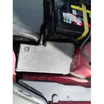 CAJA RELES / FUSIBLES 
