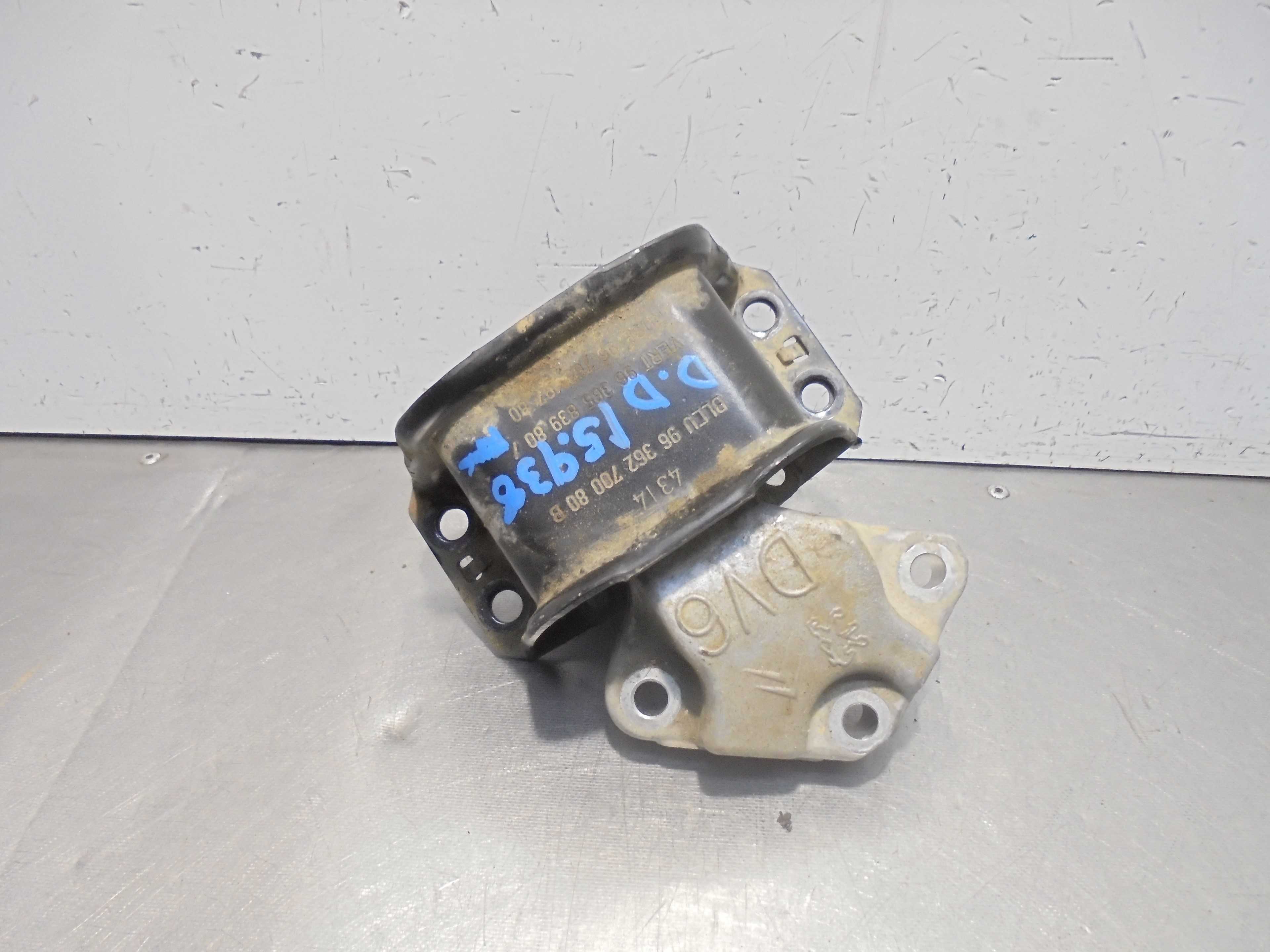 Recambio de soporte motor derecho para citroën berlingo cuadro 1.6 16v hdi referencia OEM IAM 9636270080  