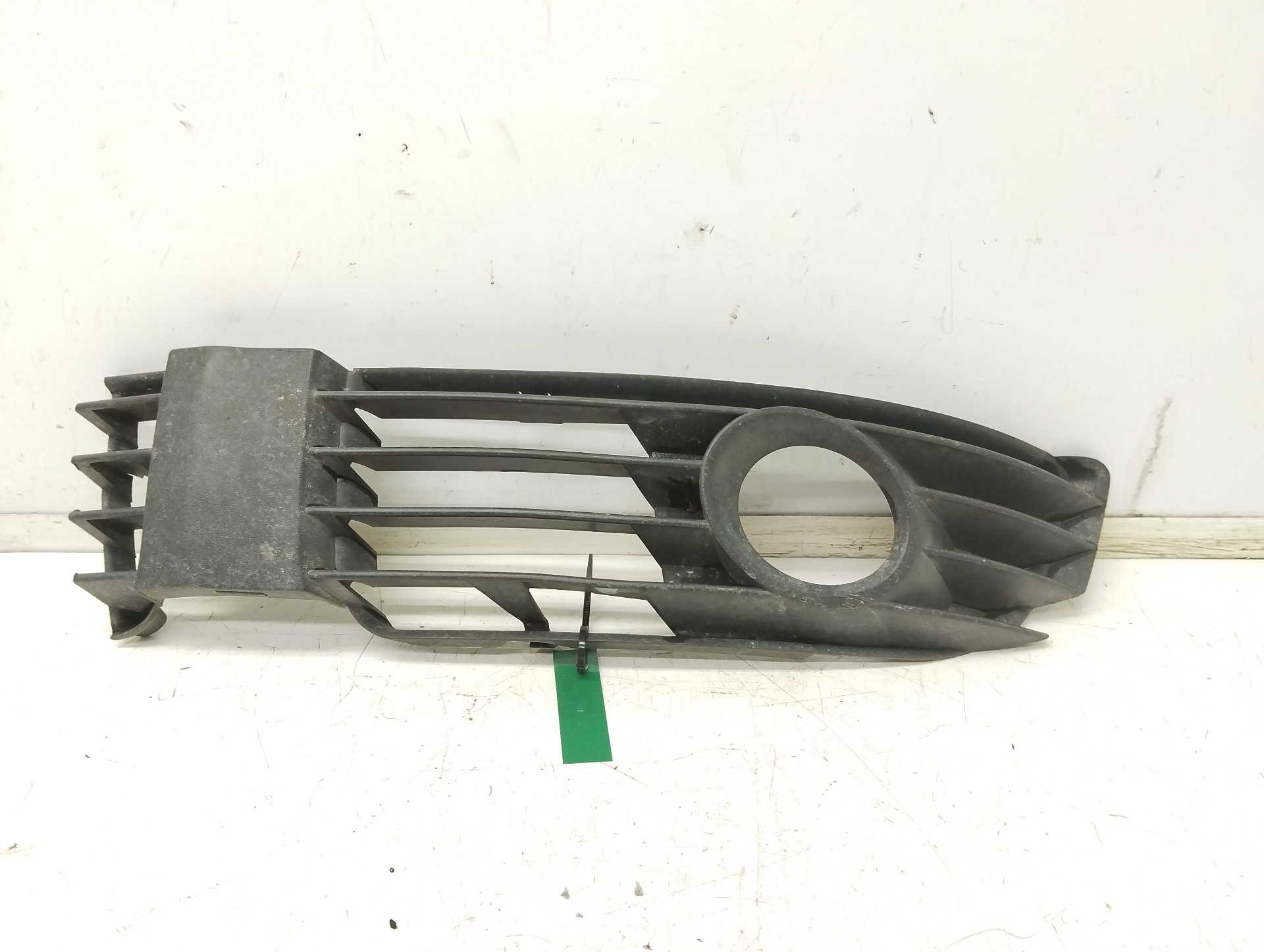 Recambio de moldura antiniebla izquierda para volkswagen passat berlina (3b3) advance referencia OEM IAM 3B0853665L  