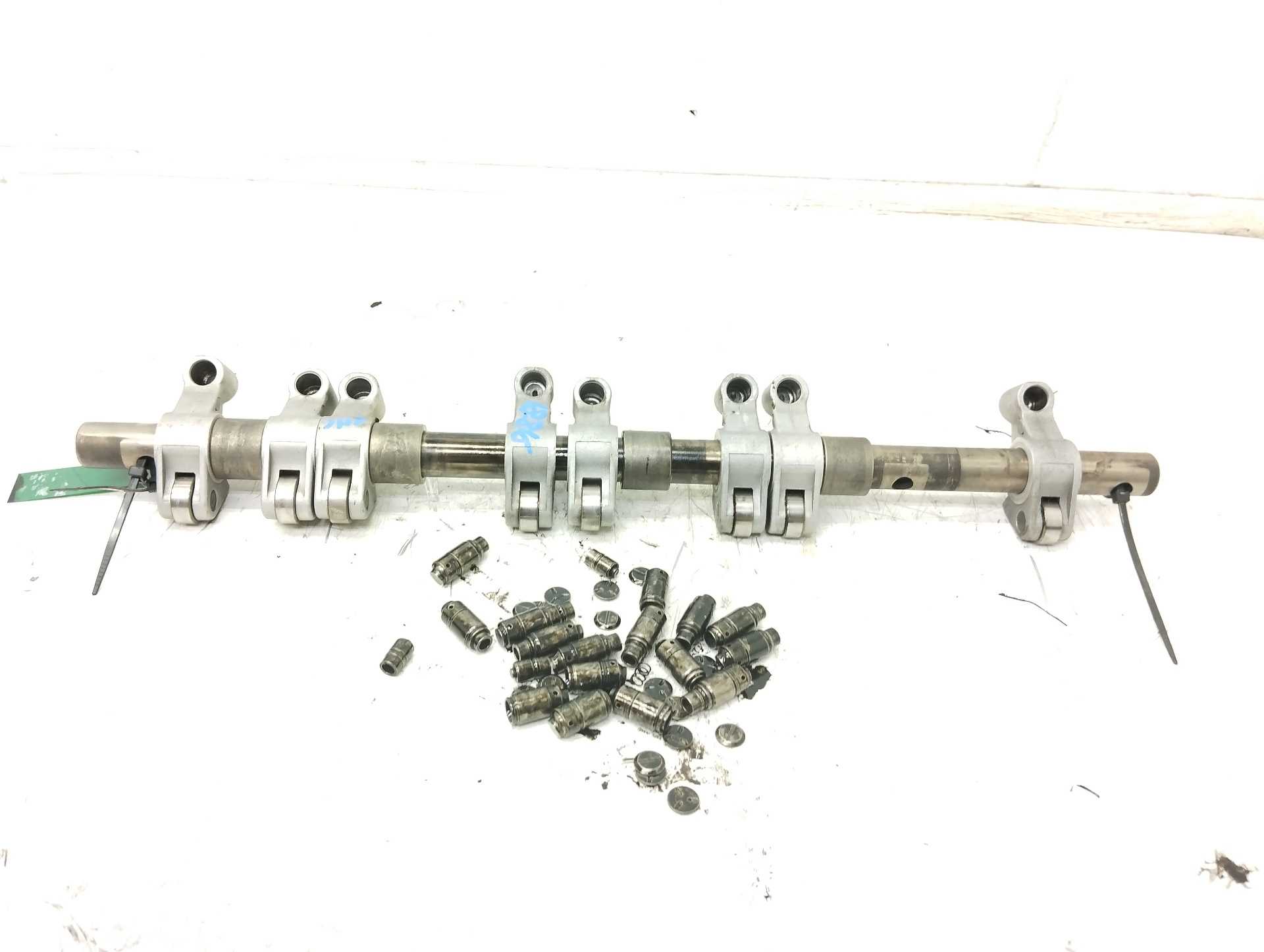 Recambio de balancin para kia carnival ii 2.9 cdri ex referencia OEM IAM  1380123011 138010T020