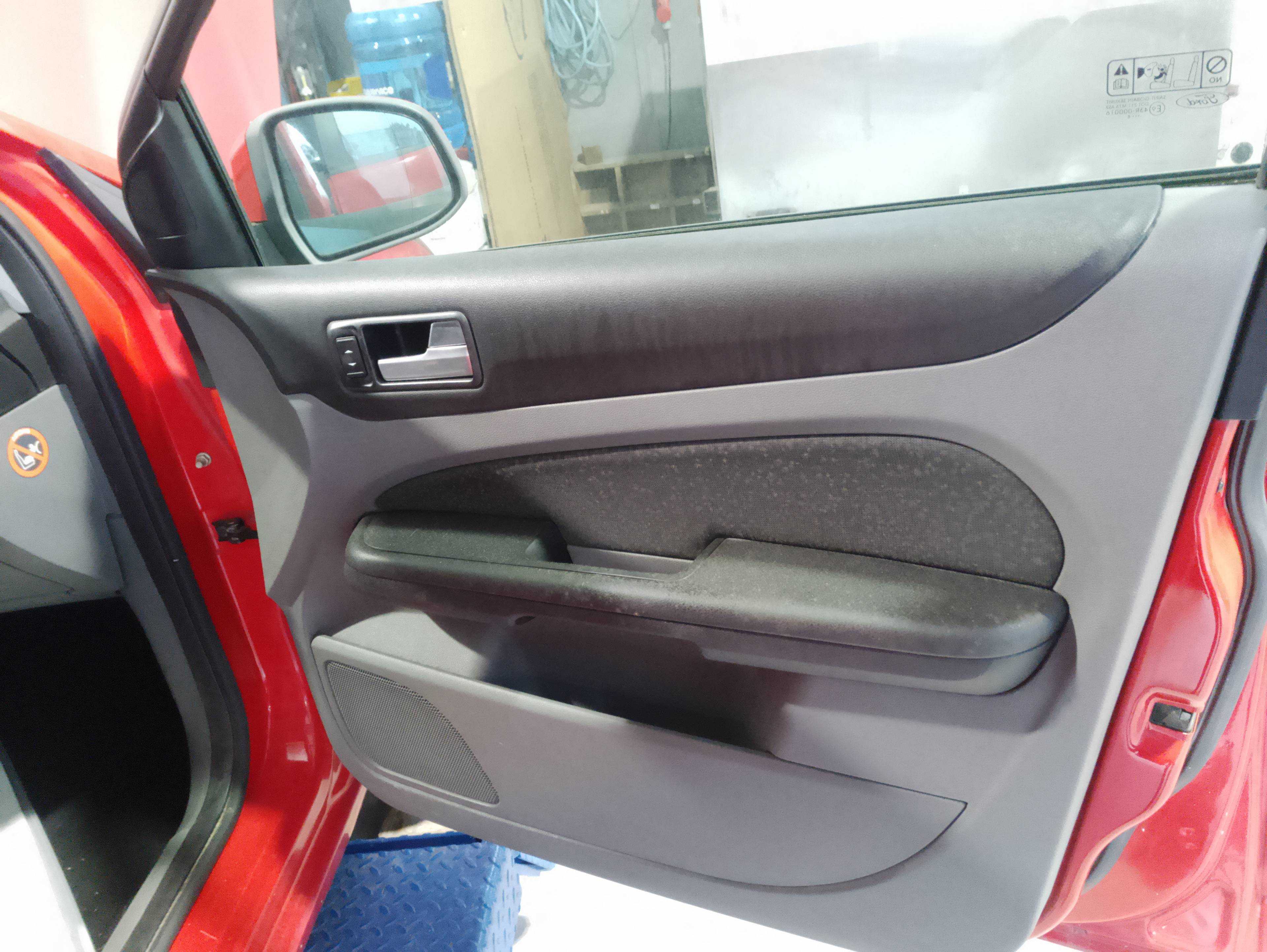 Recambio de guarnecido puerta delantera derecha para ford focus turnier (cb4) trend referencia OEM IAM   