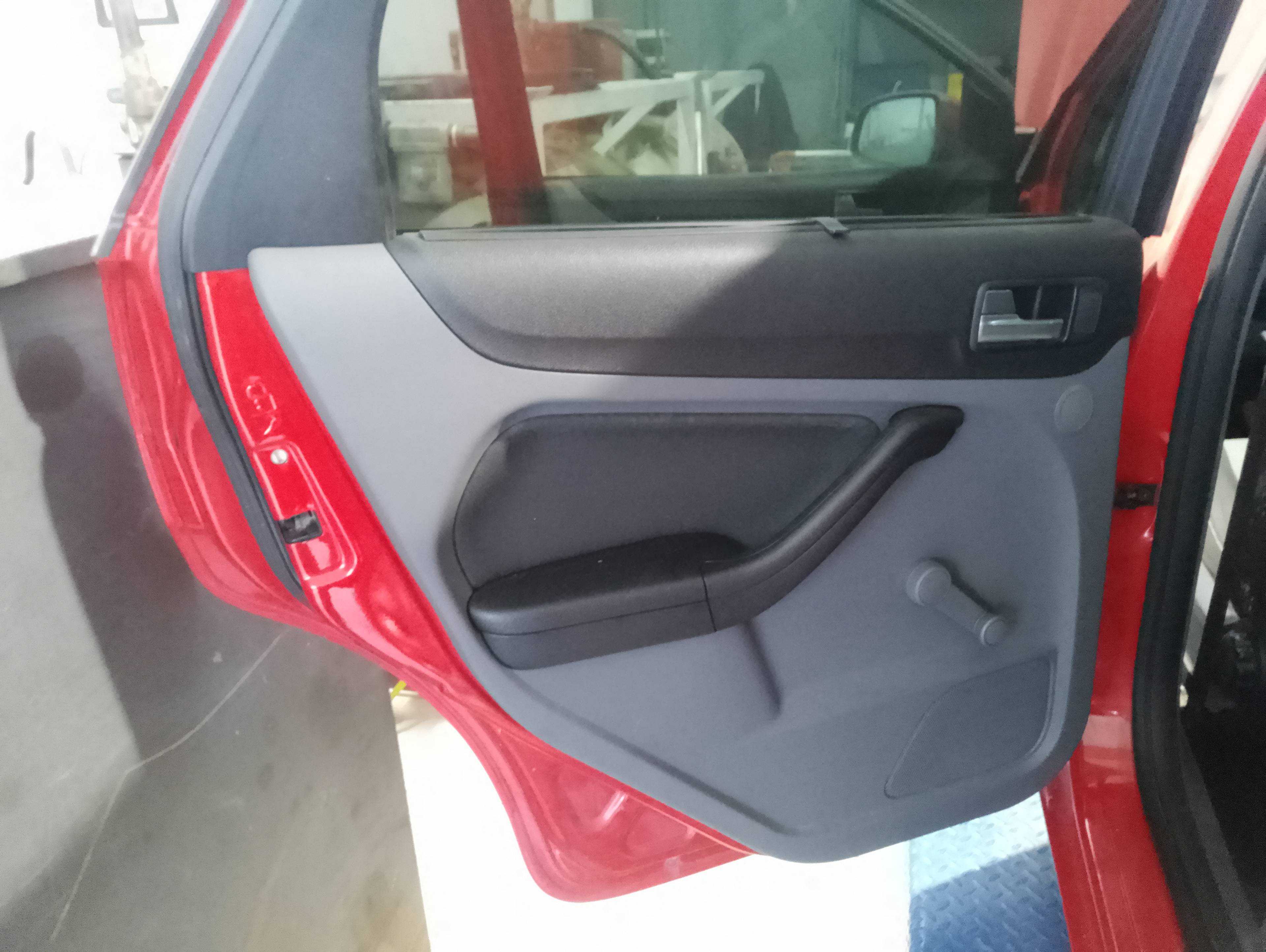 Recambio de guarnecido puerta trasera izquierda para ford focus turnier (cb4) trend referencia OEM IAM   