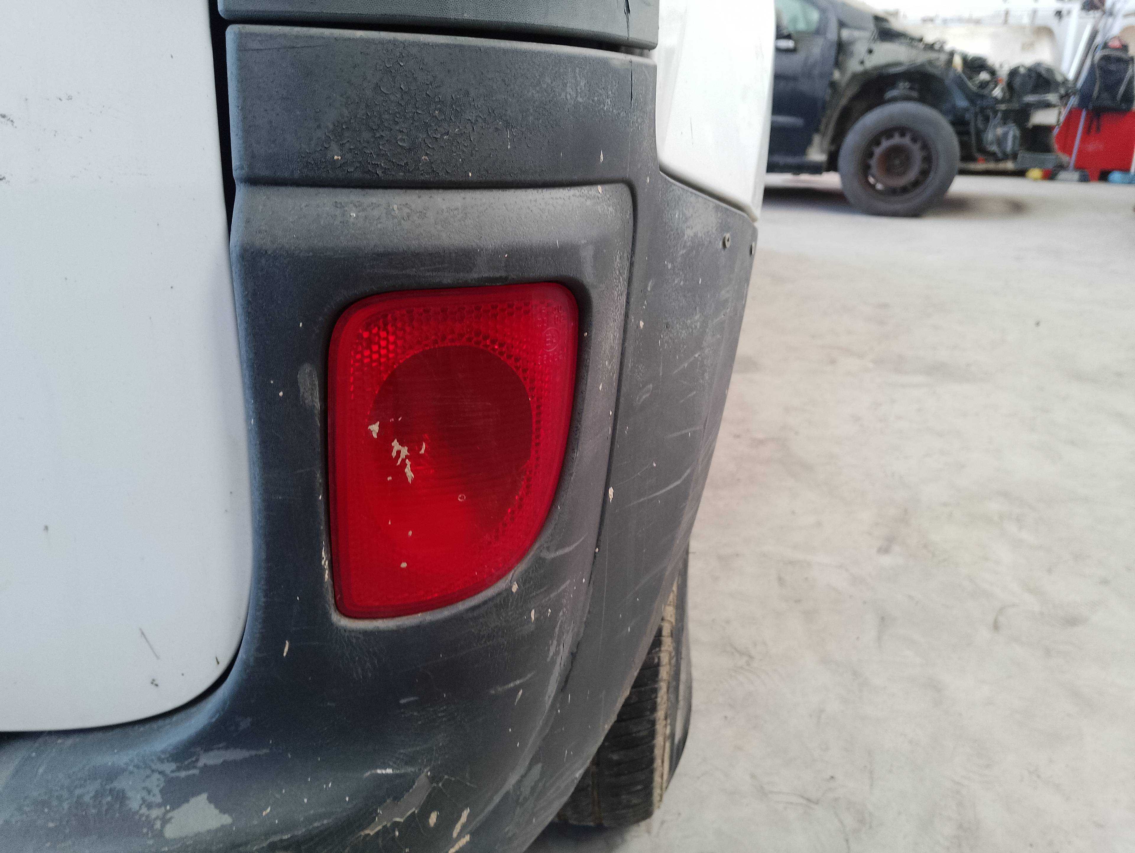 Recambio de faro antiniebla trasero derecho para renault kangoo profesional referencia OEM IAM   