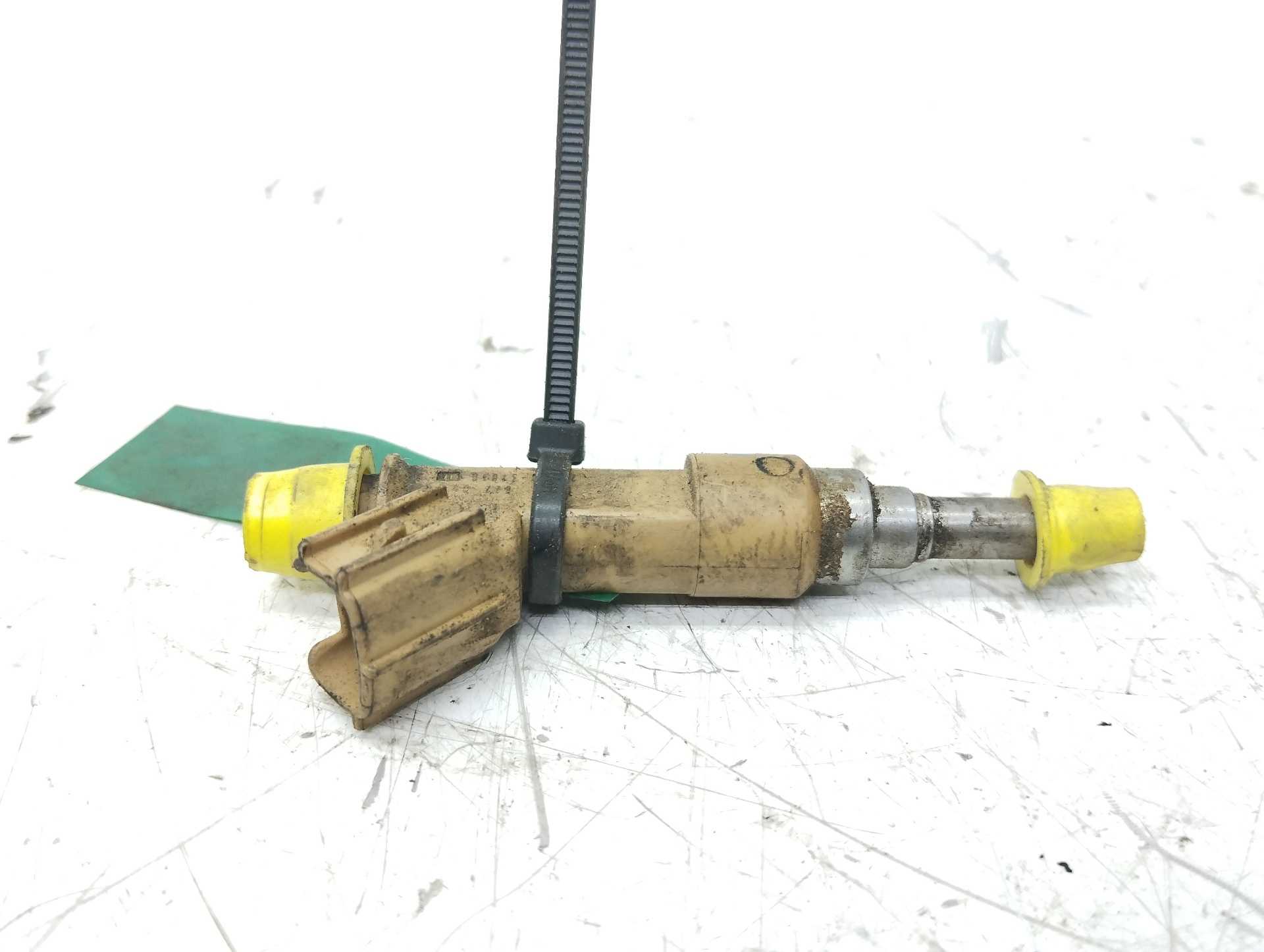 Recambio de inyector para toyota auris 1.6 16v cat referencia OEM IAM 2325037010  