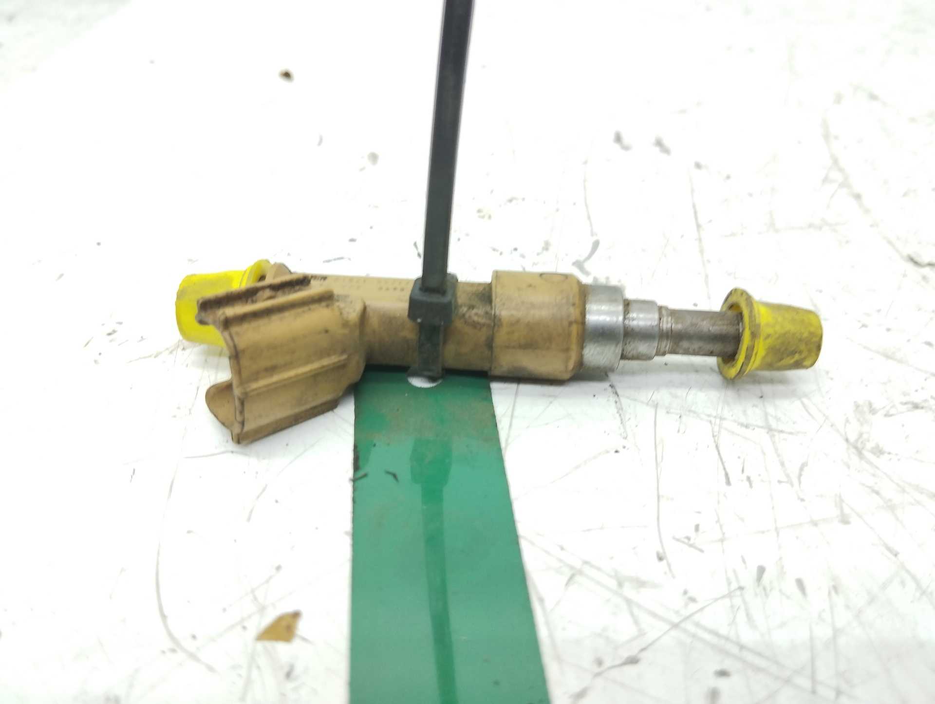 Recambio de inyector para toyota auris 1.6 16v cat referencia OEM IAM 2325037010  