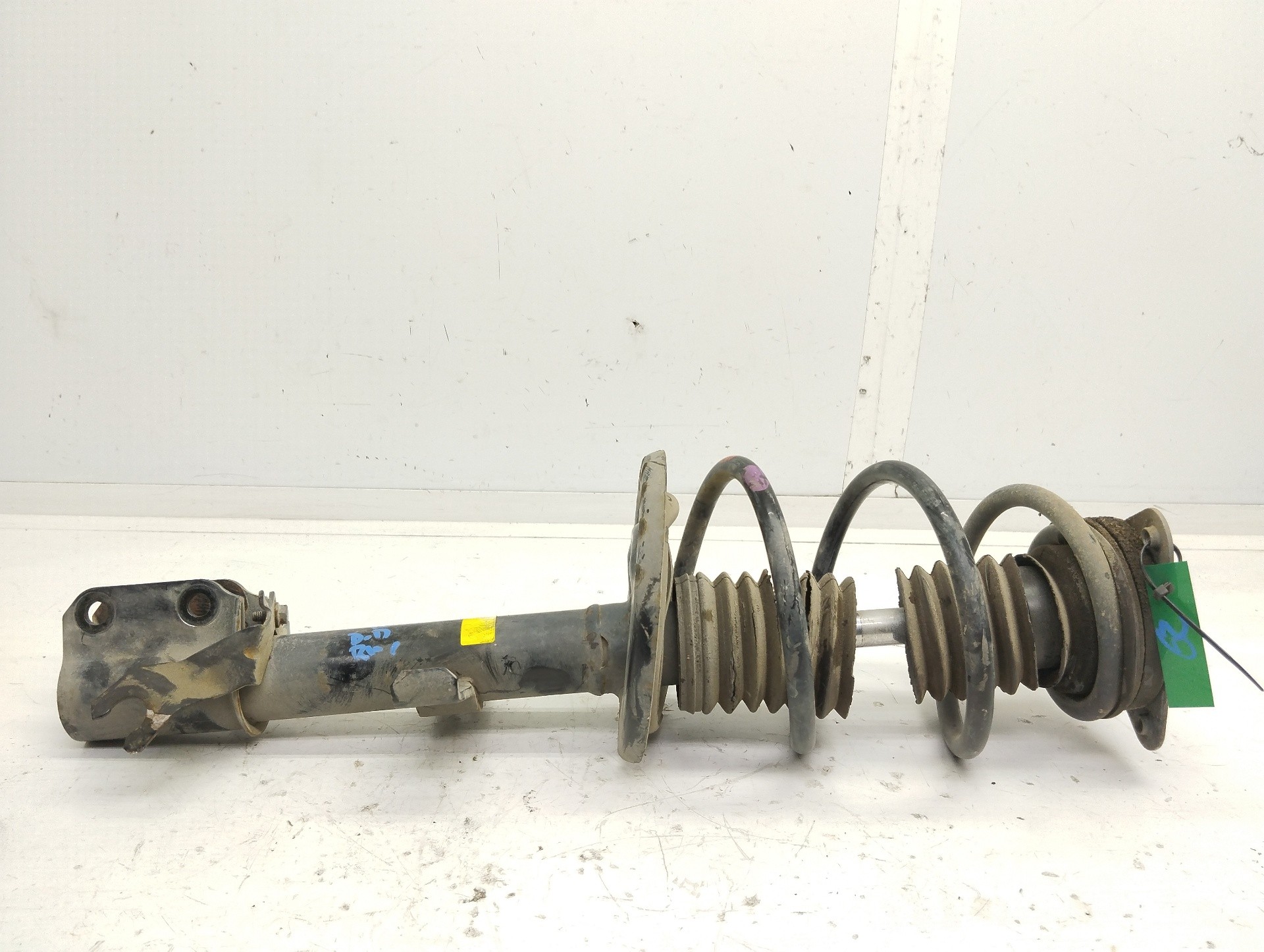 Recambio de amortiguador delantero derecho para renault captur 1.5 dci diesel fap referencia OEM IAM   