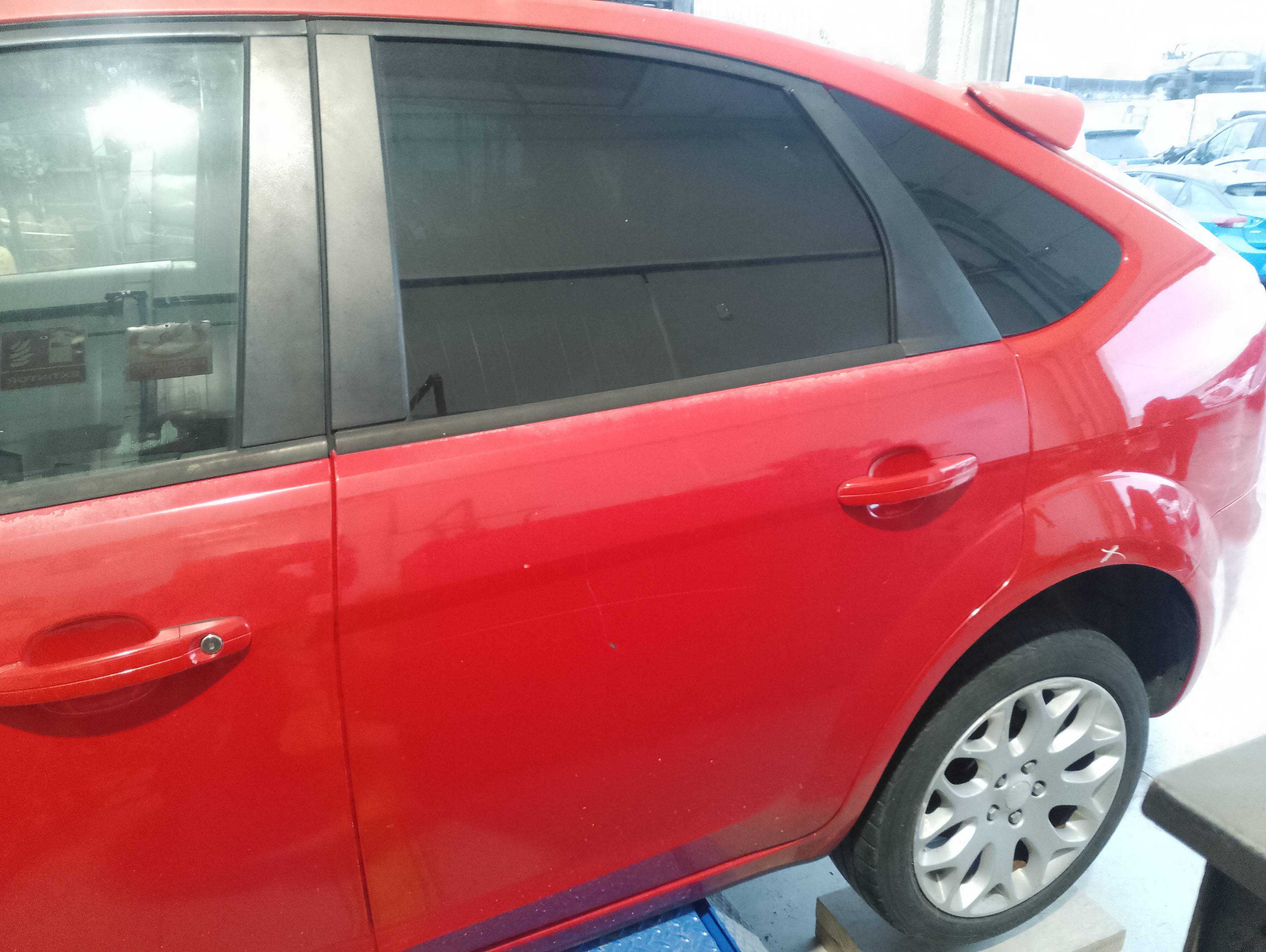 Recambio de puerta trasera izquierda para ford focus turnier (cb4) trend referencia OEM IAM   