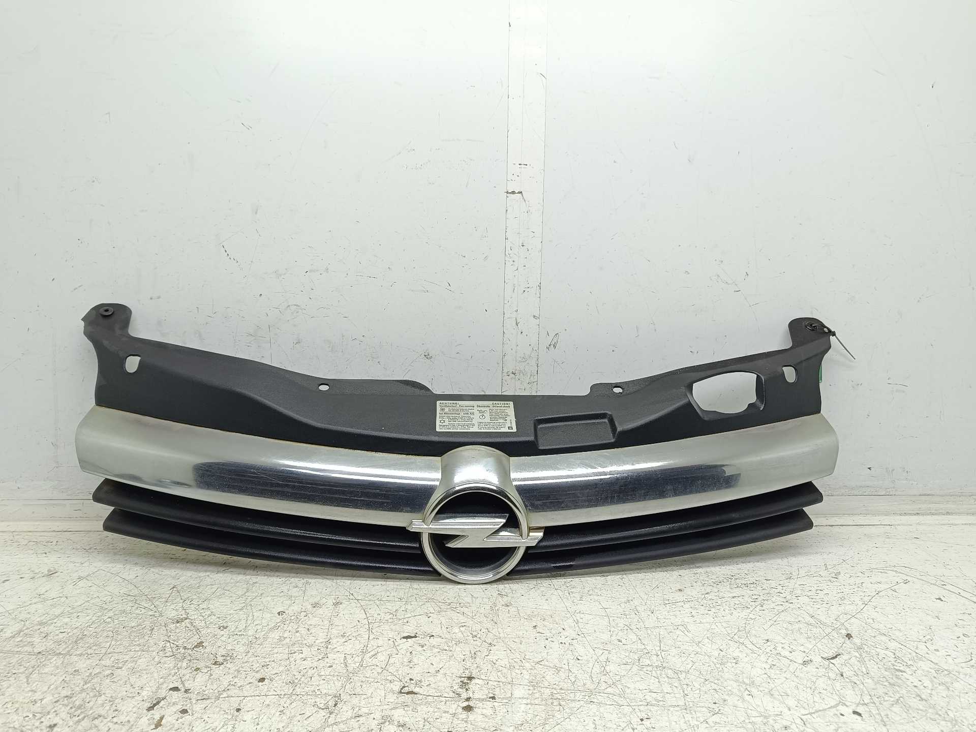 Recambio de rejilla delantera para opel astra h berlina cosmo referencia OEM IAM 13108463 461088395 