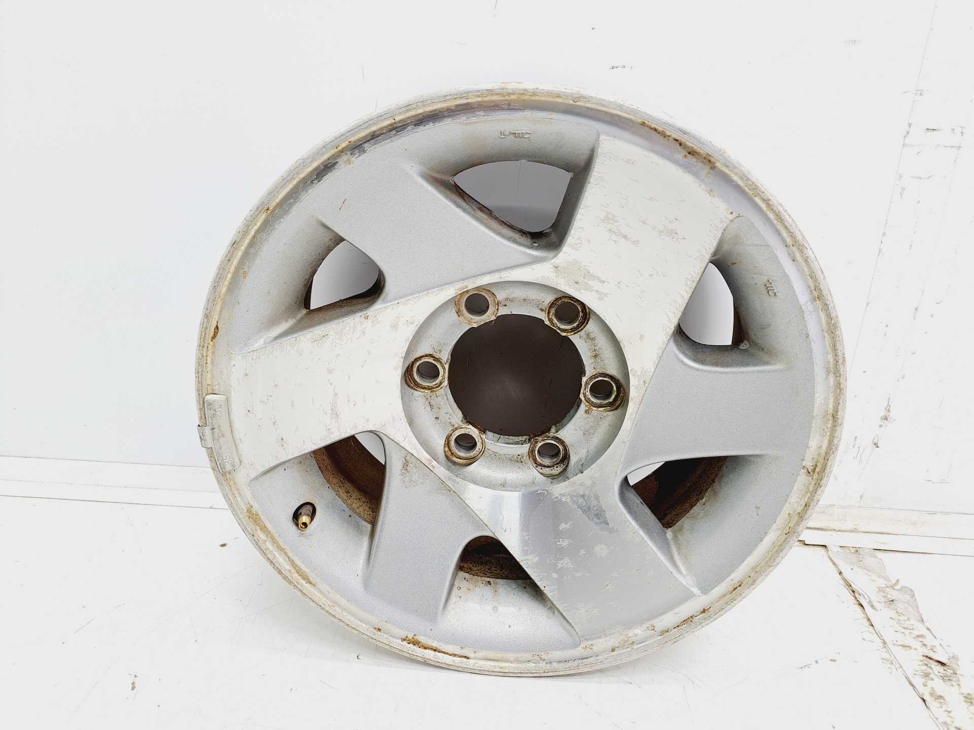 Recambio de llanta para mitsubishi l 200 (k6/7) 2.5 td cat referencia OEM IAM R16  