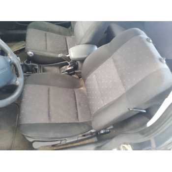 ASIENTO DELANTERO IZQUIERDO 
