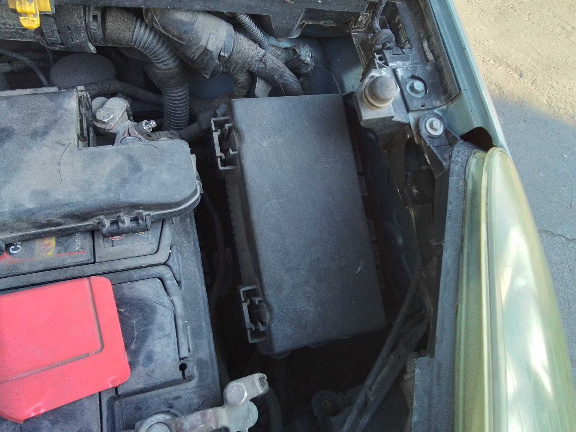 Recambio de caja reles / fusibles para opel corsa d cosmo referencia OEM IAM   
