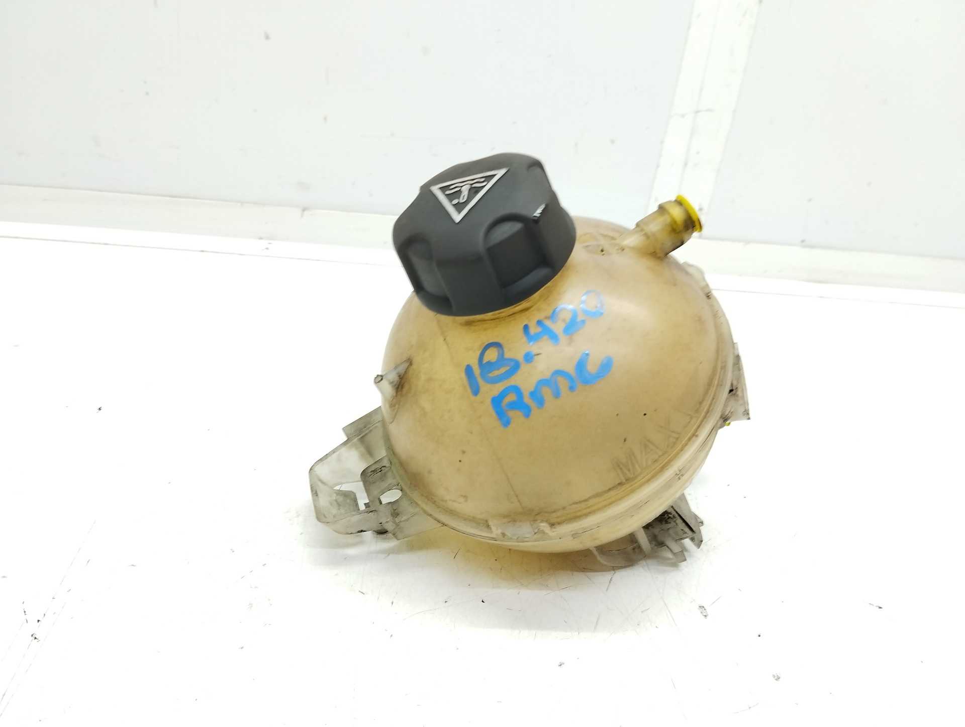 Recambio de deposito expansion para peugeot 308 sw access referencia OEM IAM 9678514680  