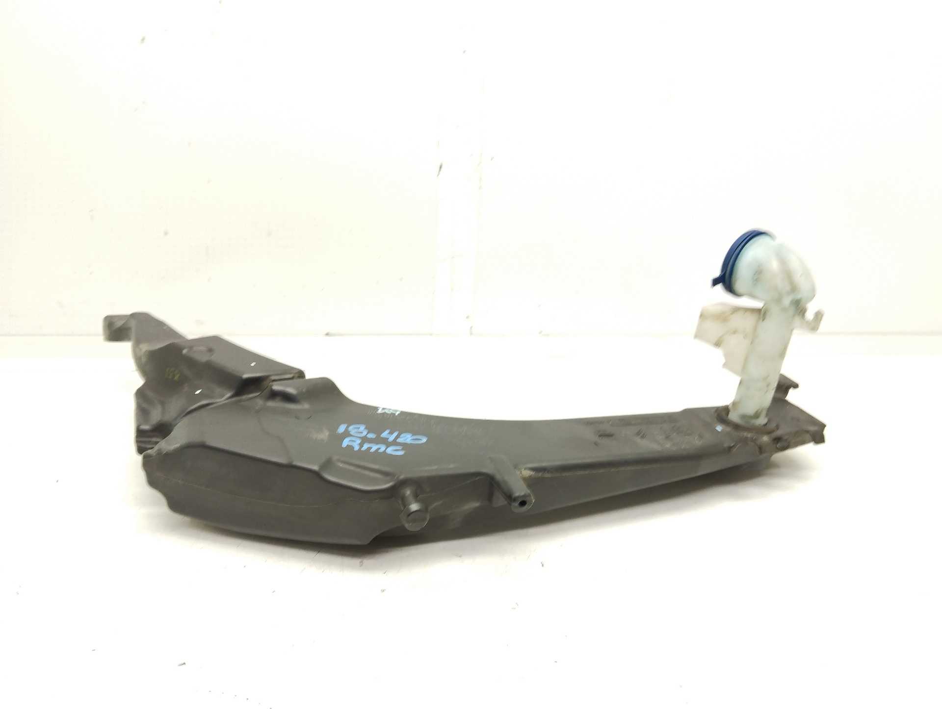 Recambio de deposito limpia para peugeot 308 sw access referencia OEM IAM 9801927380  