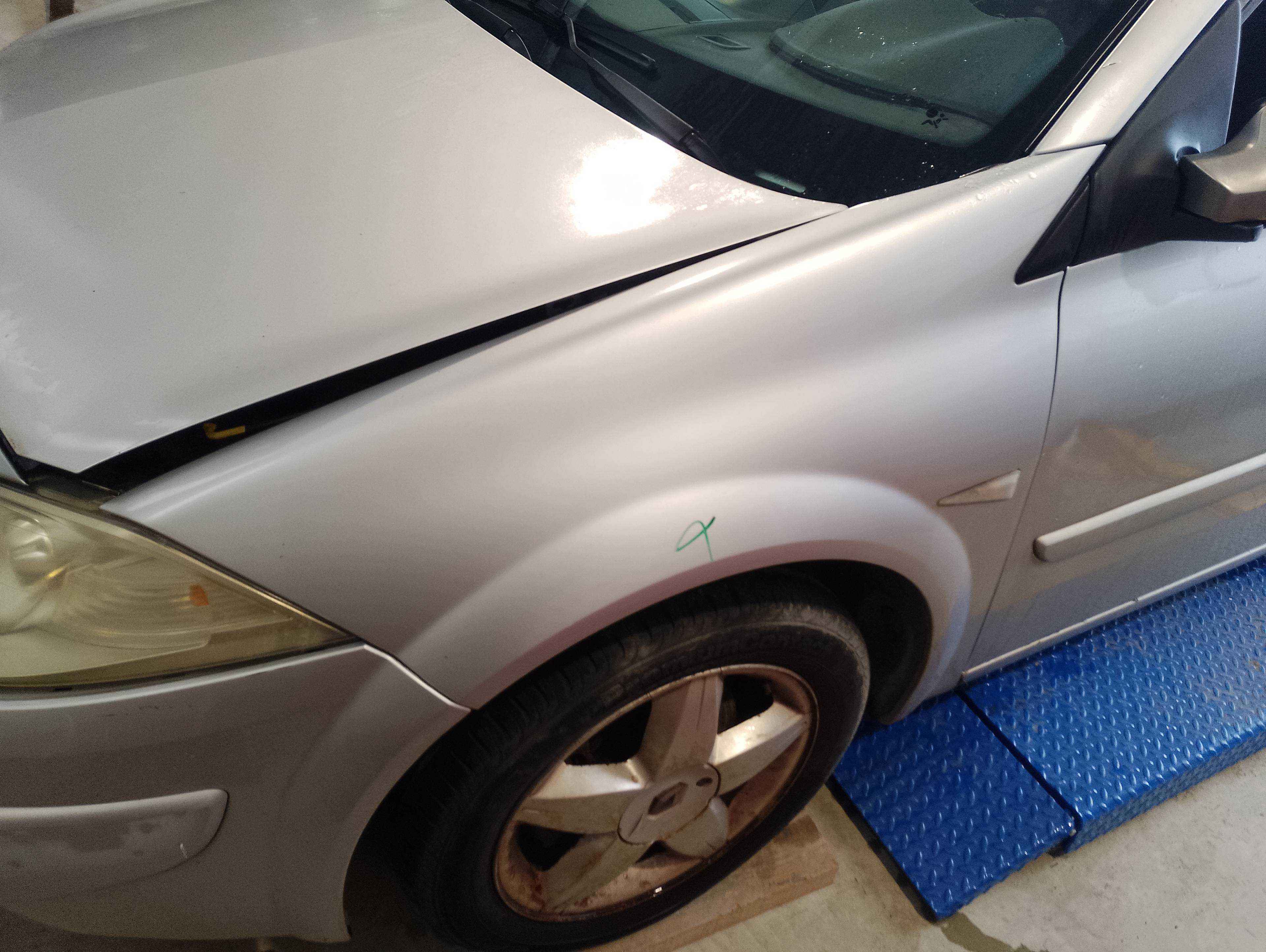Recambio de aleta delantera izquierda para renault megane ii classic berlina confort dynamique referencia OEM IAM   