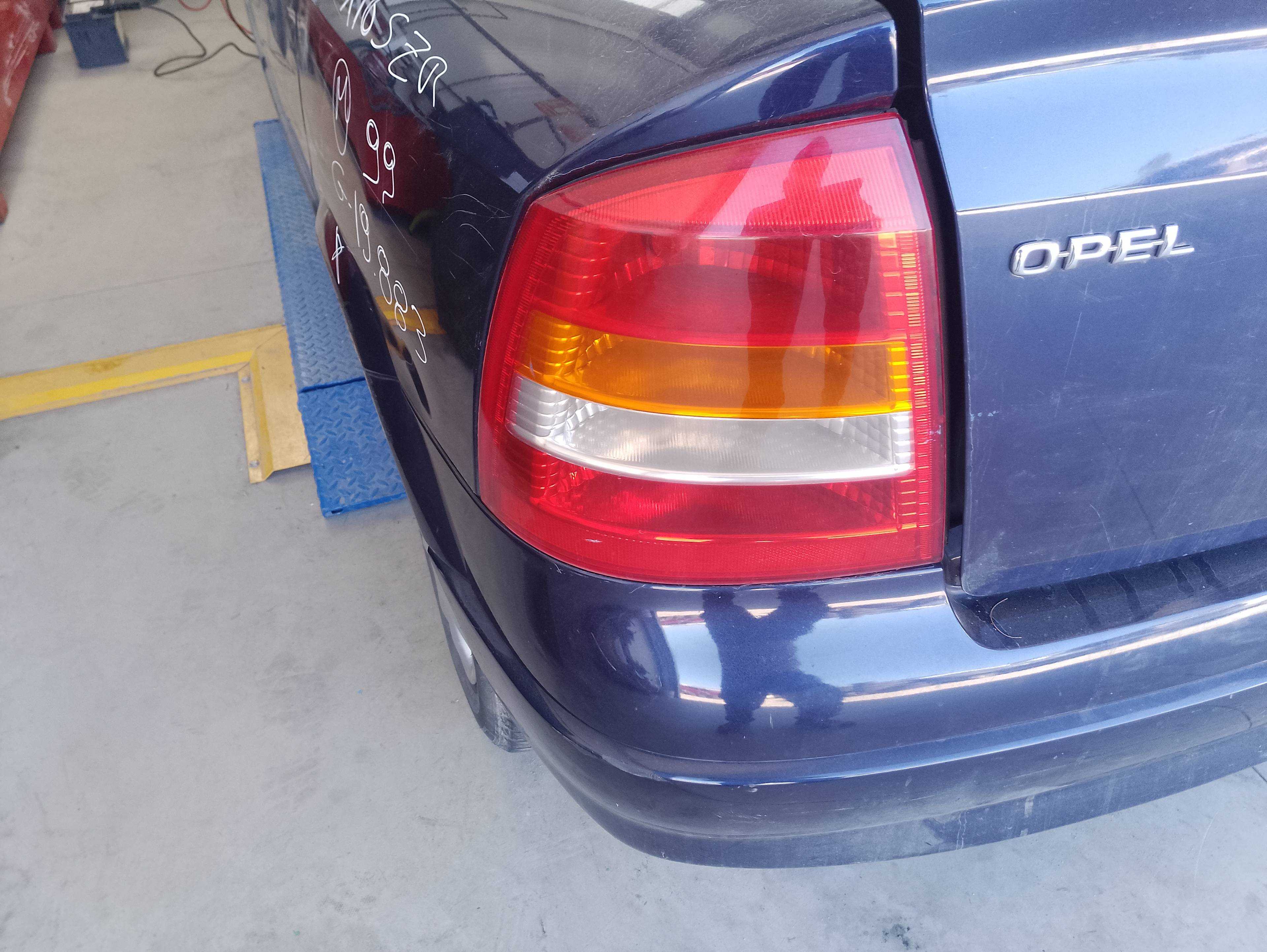 Recambio de piloto trasero izquierdo para opel astra g berlina club referencia OEM IAM   
