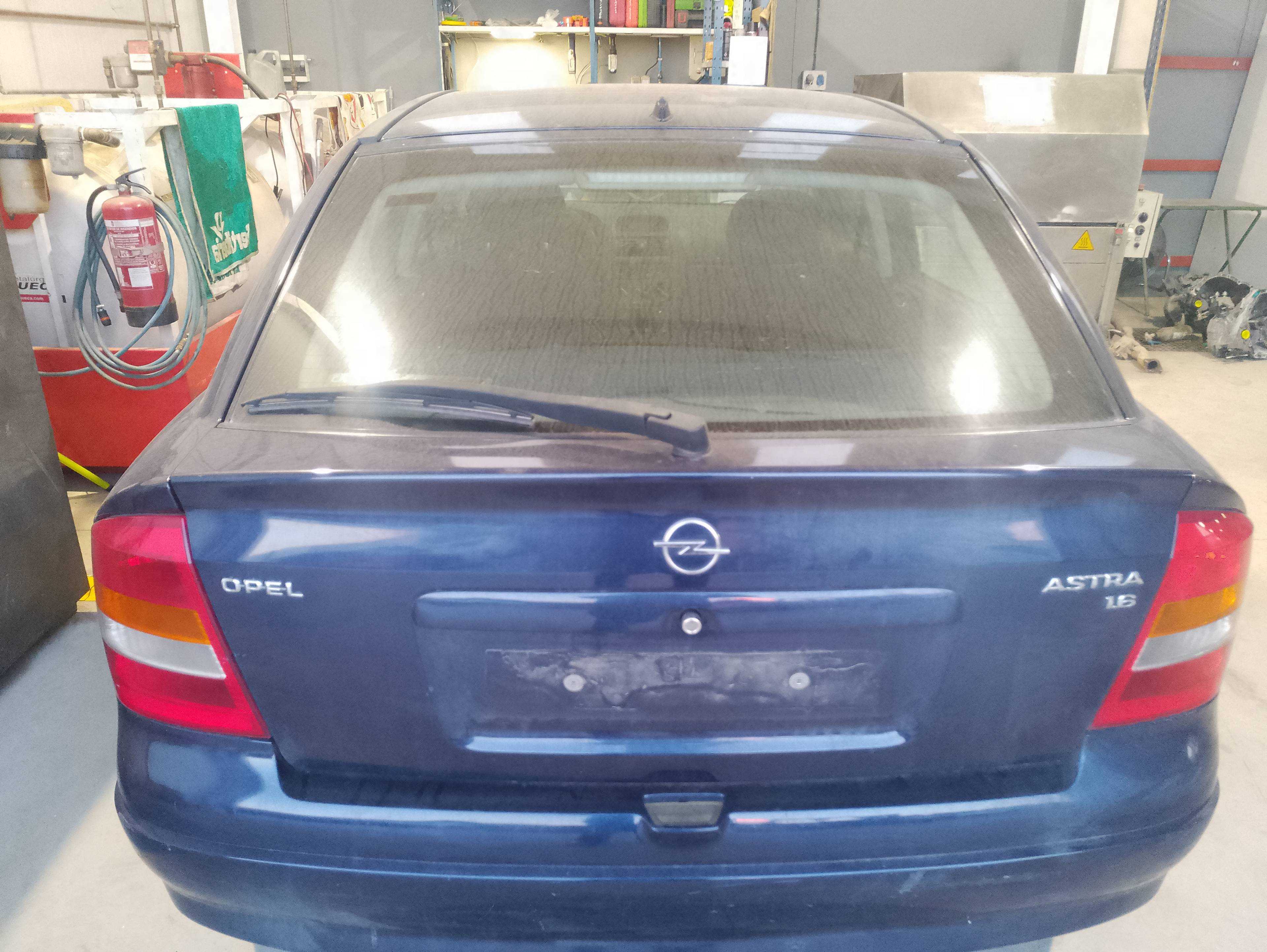 Recambio de porton trasero para opel astra g berlina club referencia OEM IAM   