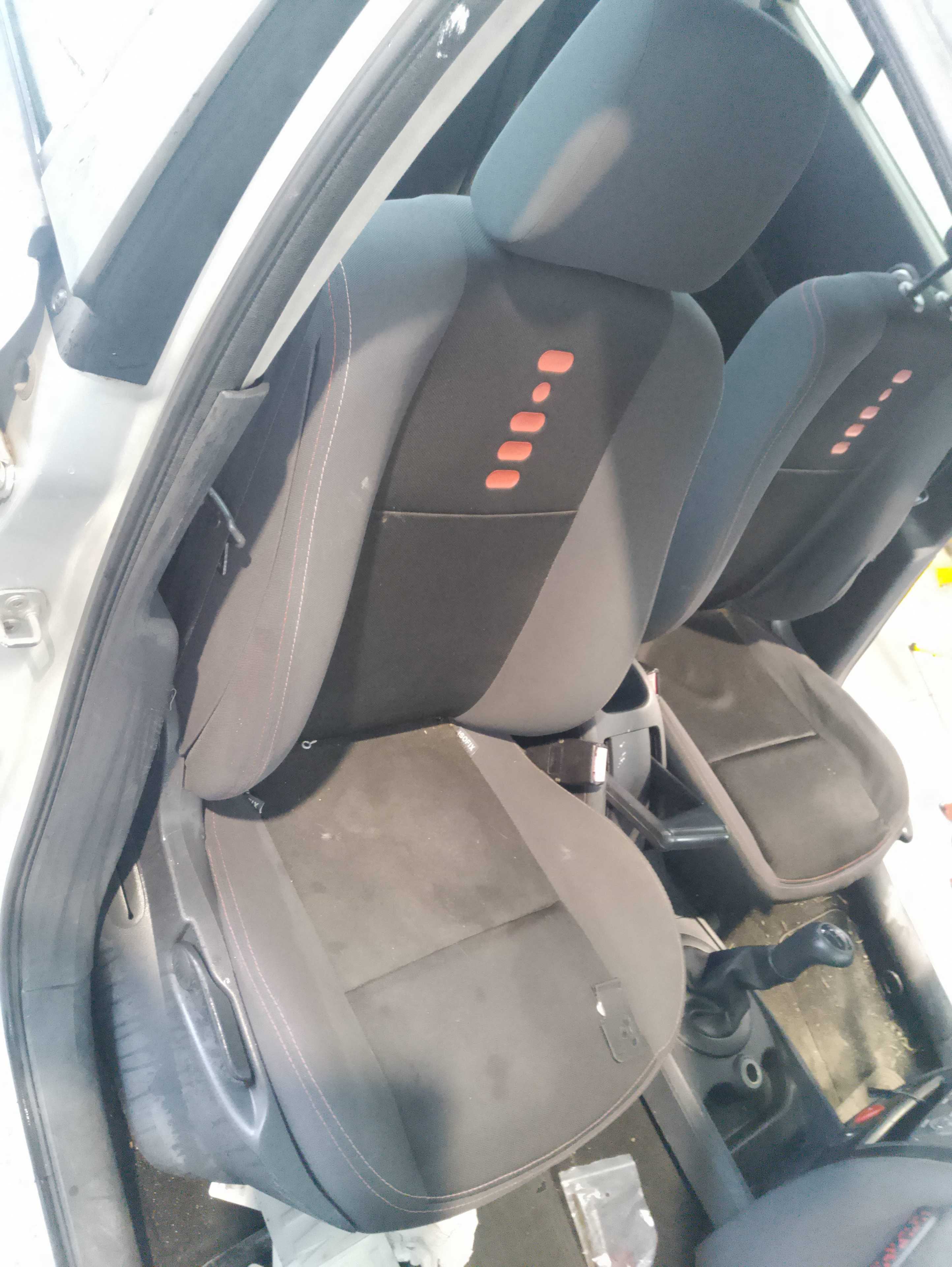 Recambio de asiento delantero derecho para renault megane ii classic berlina confort dynamique referencia OEM IAM   