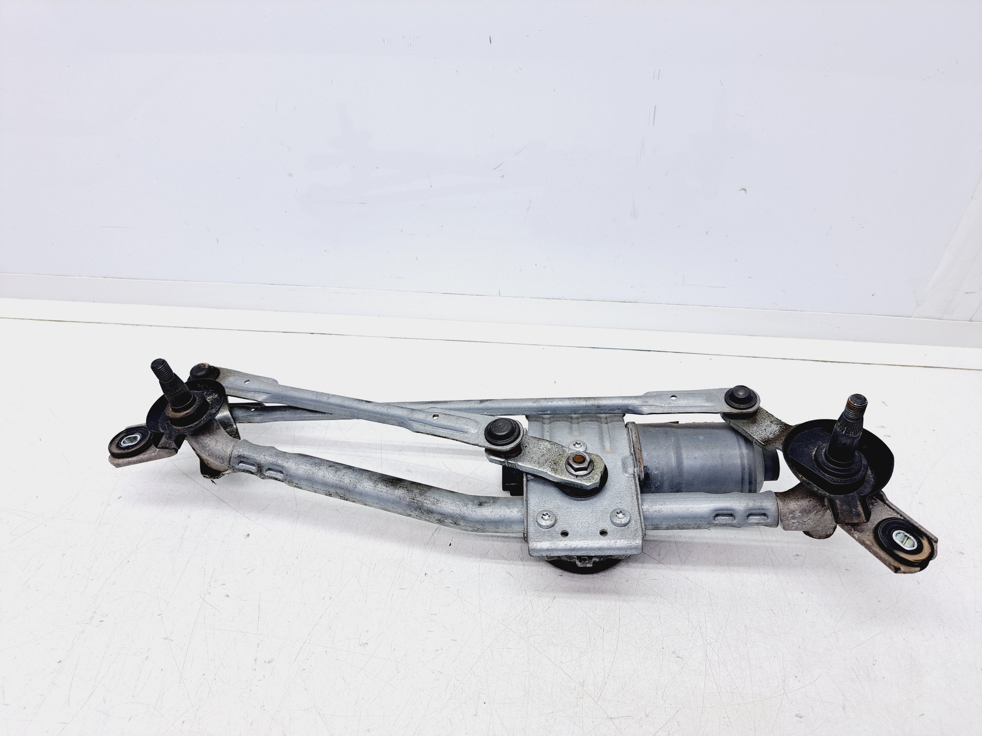 Recambio de motor limpia delantero para kia ceed business referencia OEM IAM 98100J7000 F00S2S2943 
