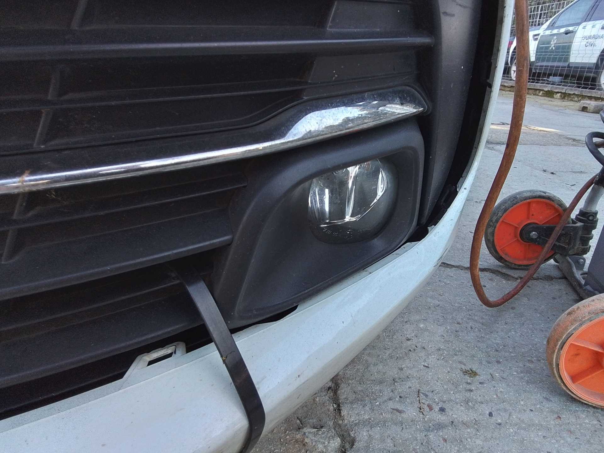 Recambio de faro antiniebla izquierdo para peugeot 308 sw access referencia OEM IAM   