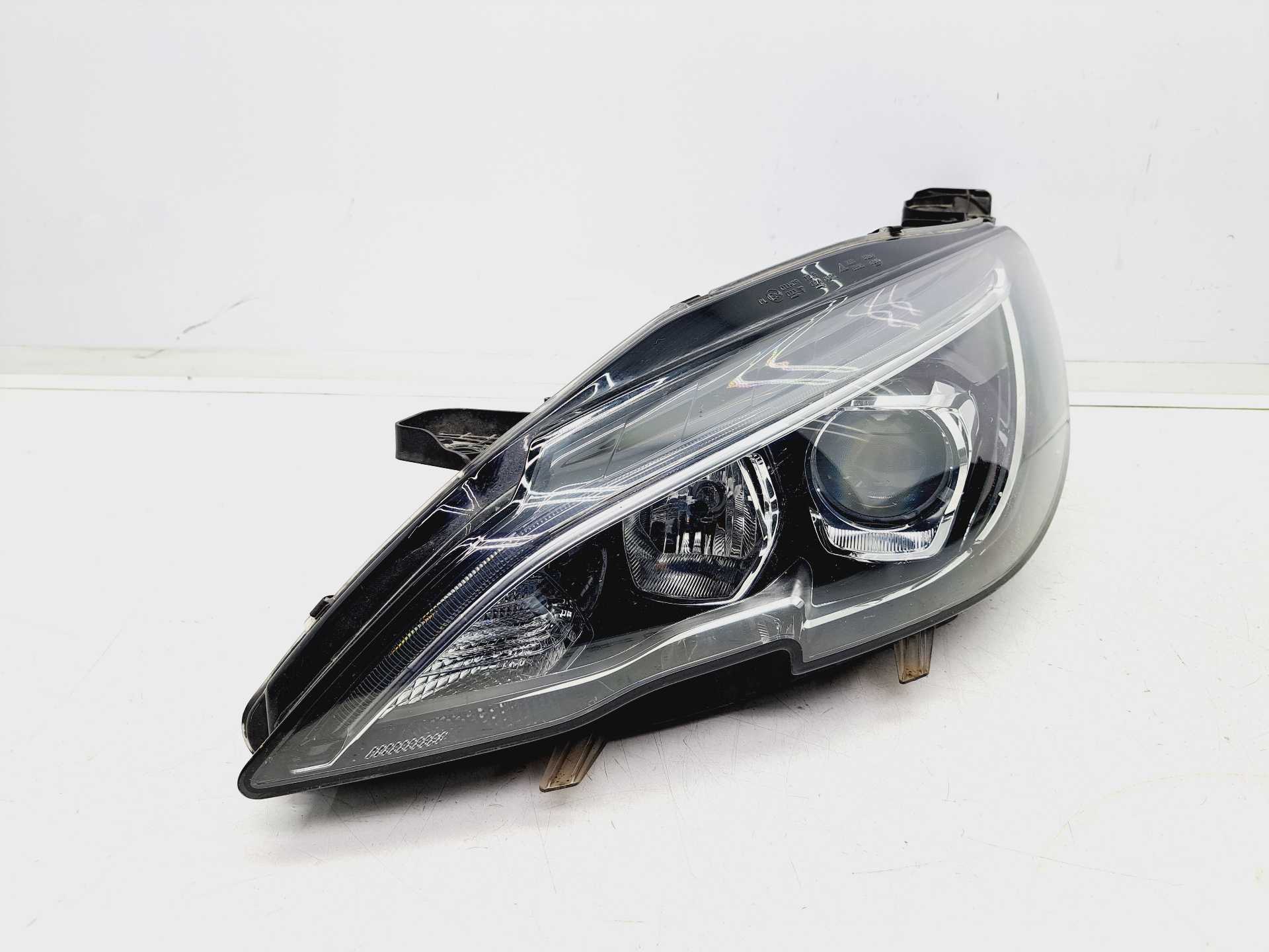 Recambio de faro izquierdo para peugeot 308 sw access referencia OEM IAM 981699068000  