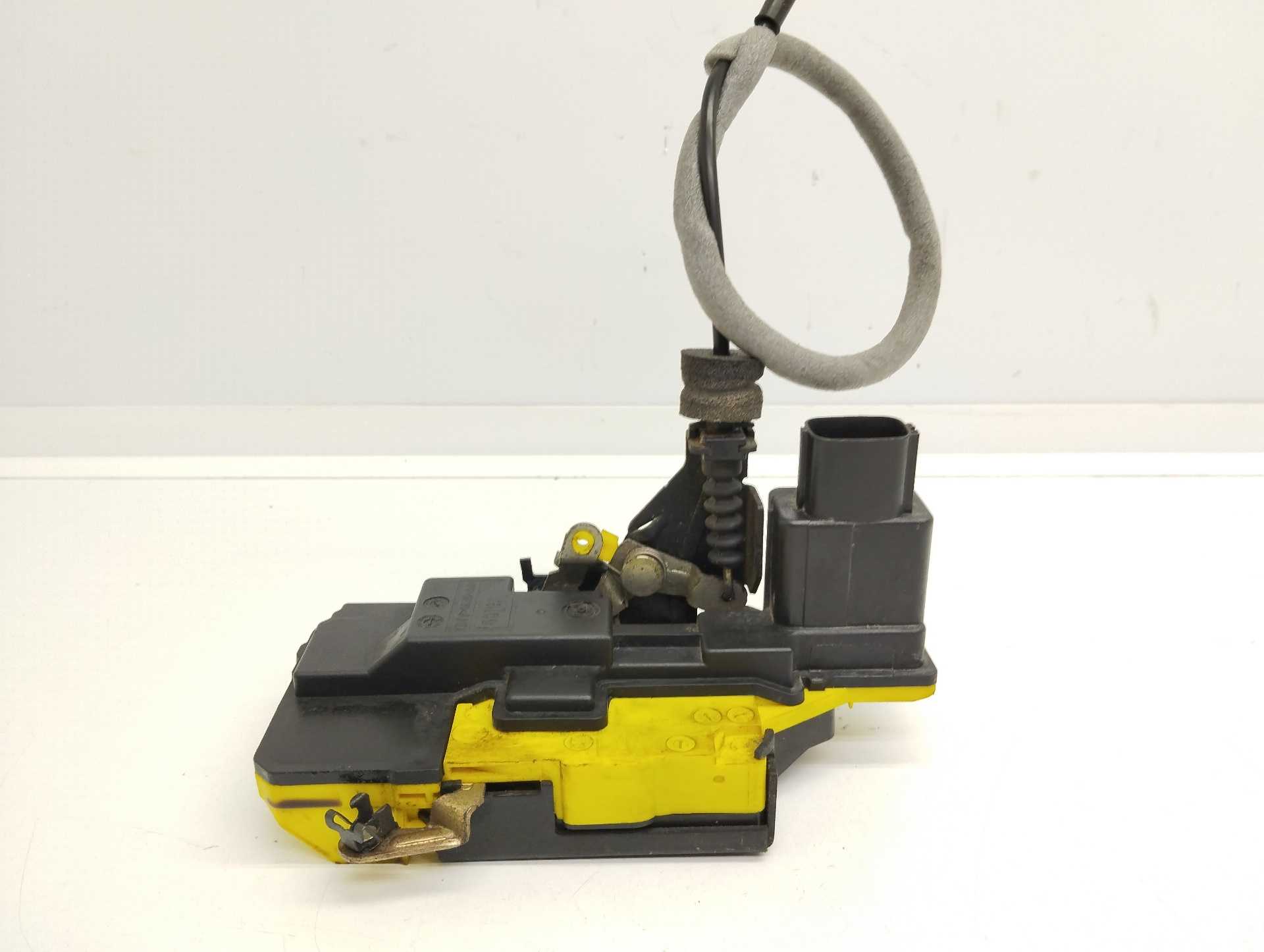 Recambio de cerradura puerta trasera derecha para volvo xc90 2.4 diesel cat referencia OEM IAM  VALEO 