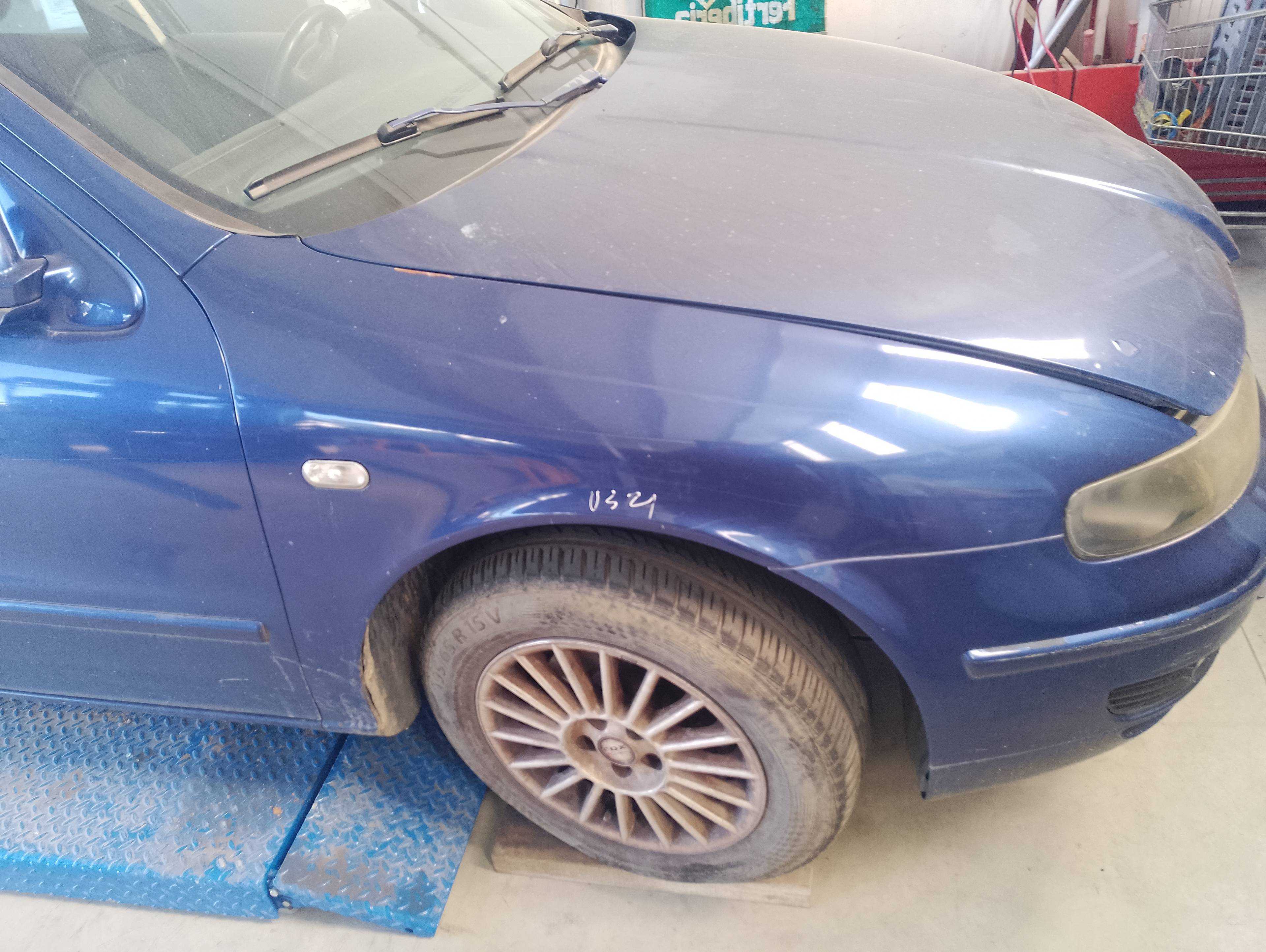 Recambio de aleta delantera derecha para seat leon (1m1) signo referencia OEM IAM   