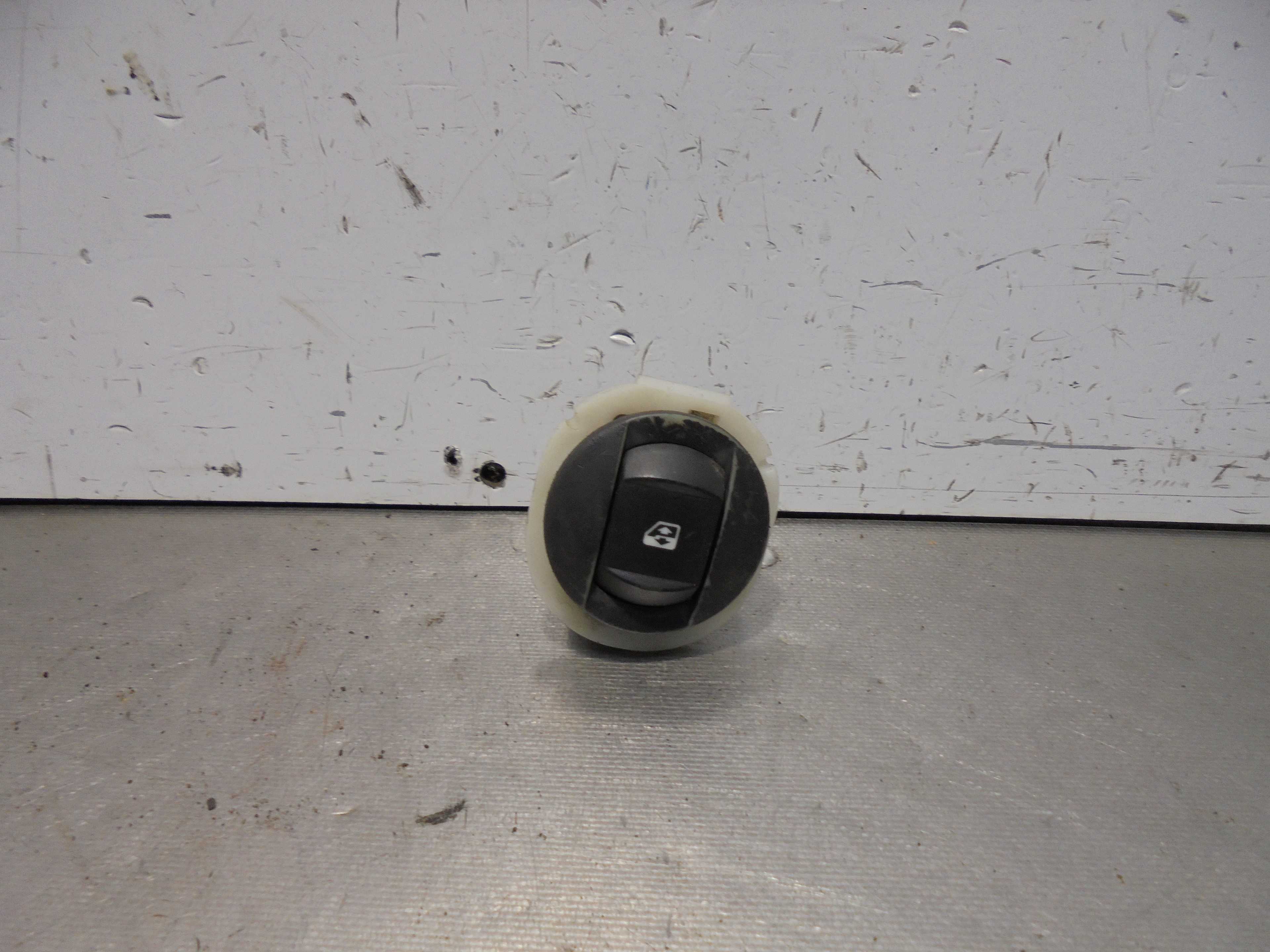Recambio de mando elevalunas delantero derecho para renault megane ii berlina 5p authentique referencia OEM IAM   
