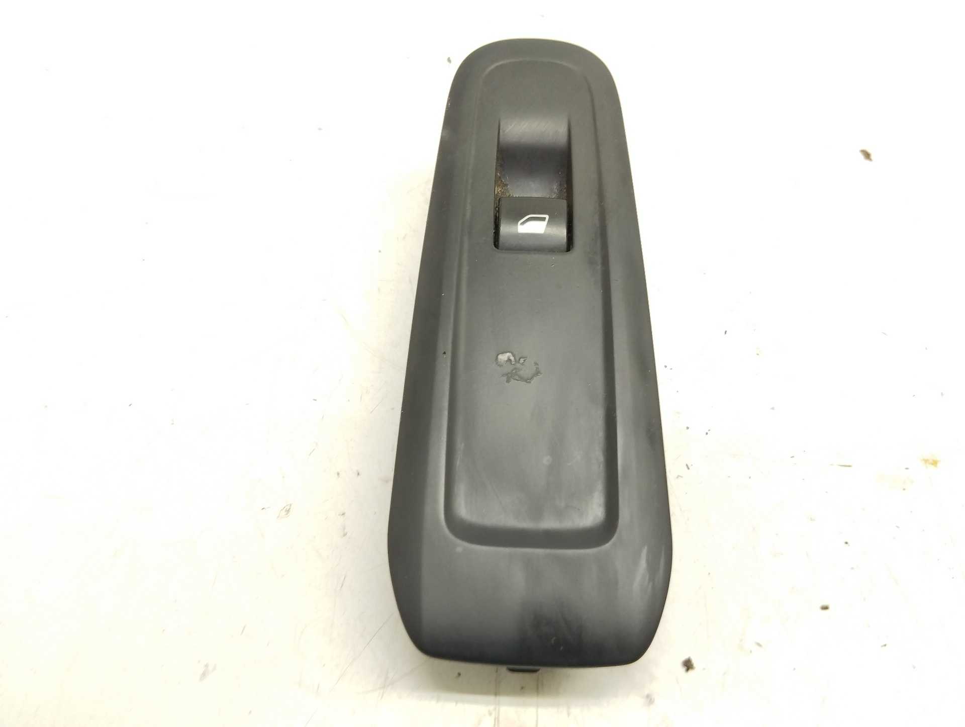 Recambio de mando elevalunas delantero derecho para peugeot 308 sw access referencia OEM IAM 96777320ZD  