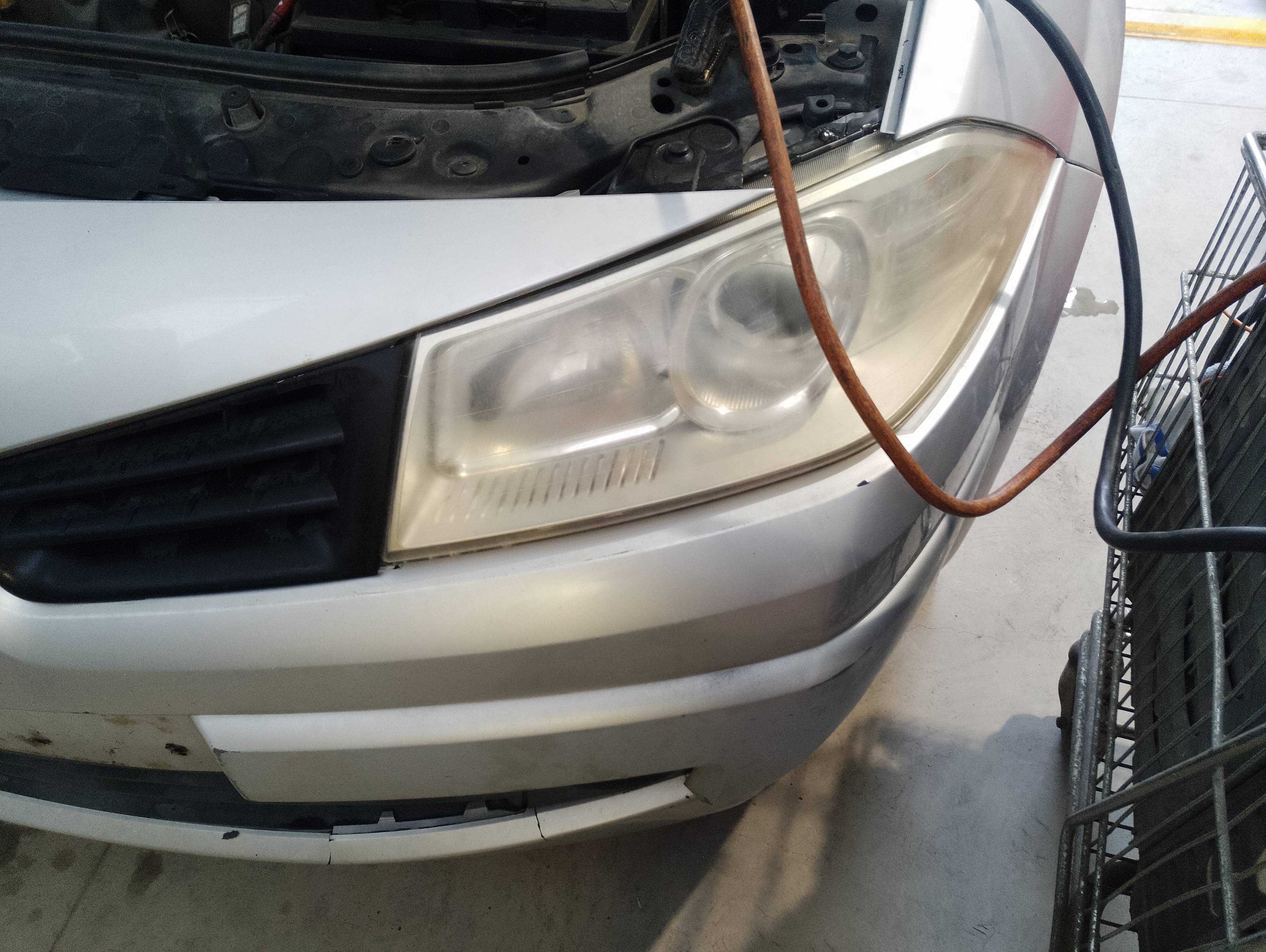 Recambio de faro izquierdo para renault megane ii classic berlina confort dynamique referencia OEM IAM   