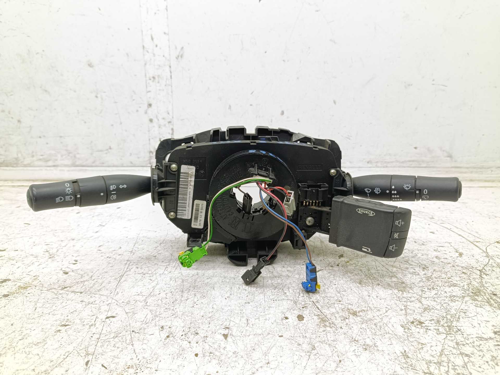 Recambio de mando luces/intermitencia (com2000) para renault megane ii classic berlina confort dynamique referencia OEM IAM 8200